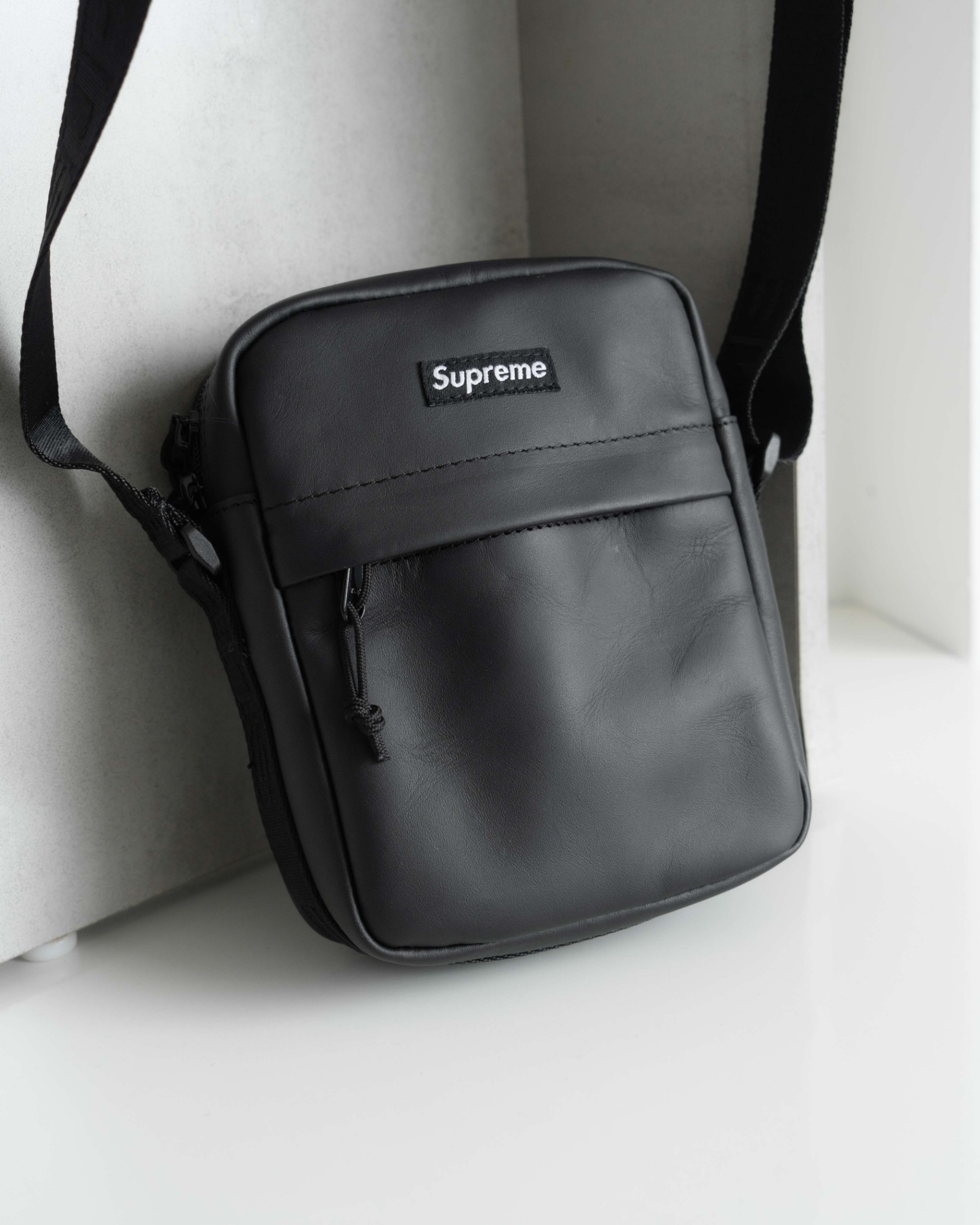 SUPREME LEATHER BAG