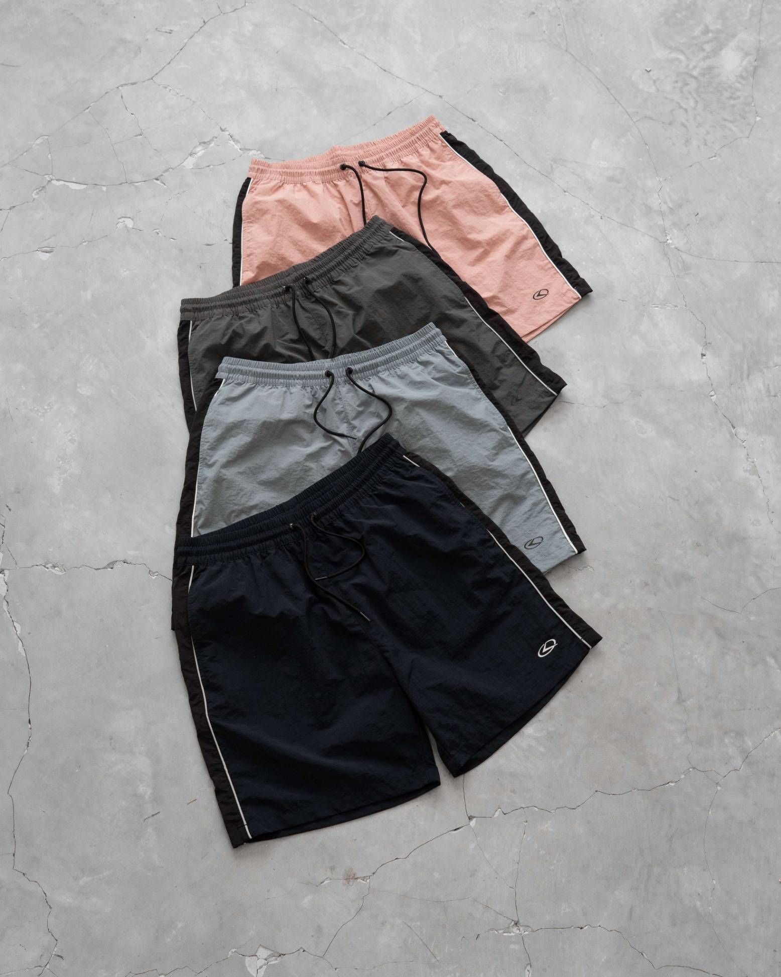 CODE:GRAPHY COLOR MATCHING TECH SHORTS