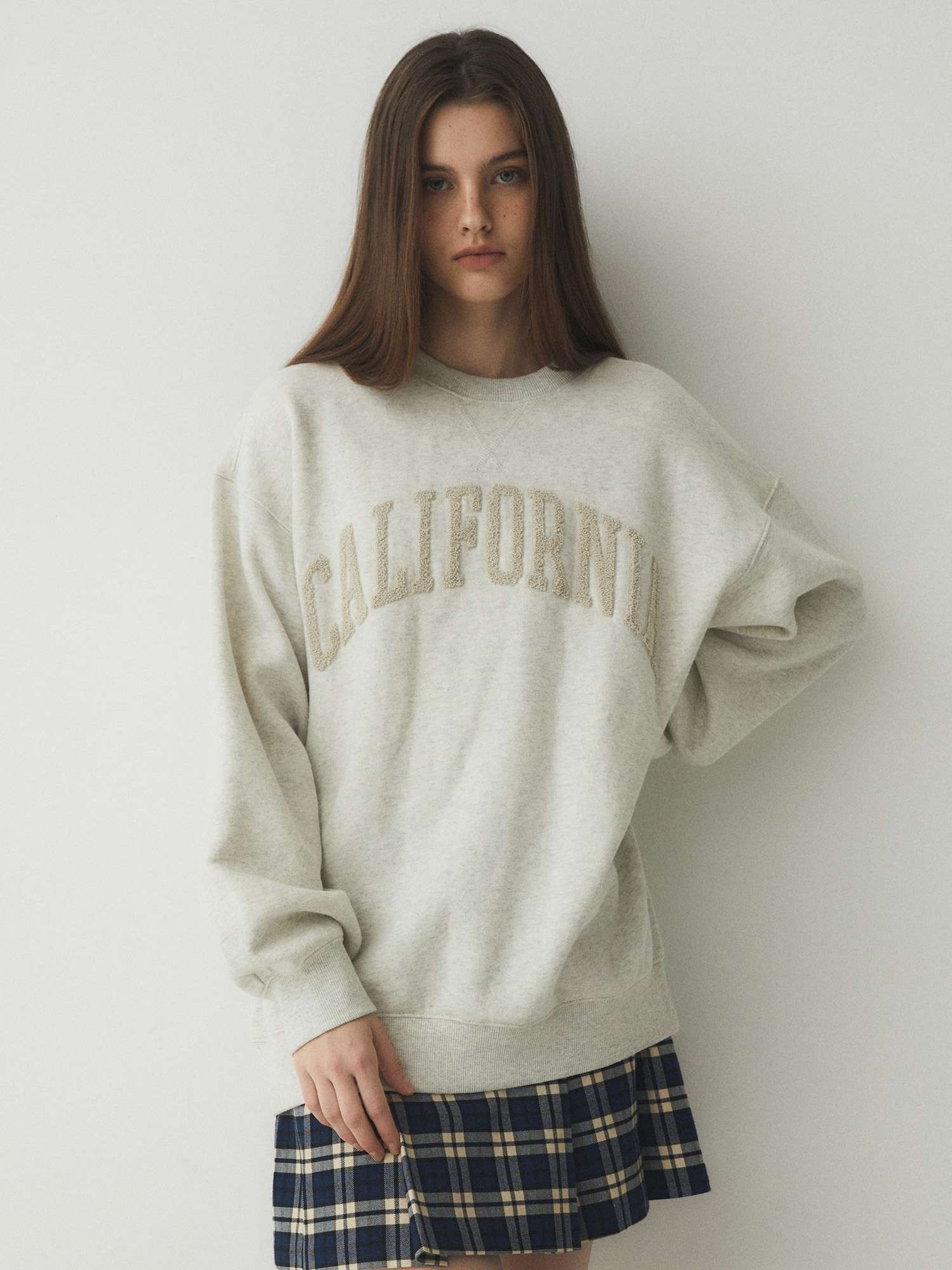 WHO.A.U SWEATER BIG LOGO RUFFLED