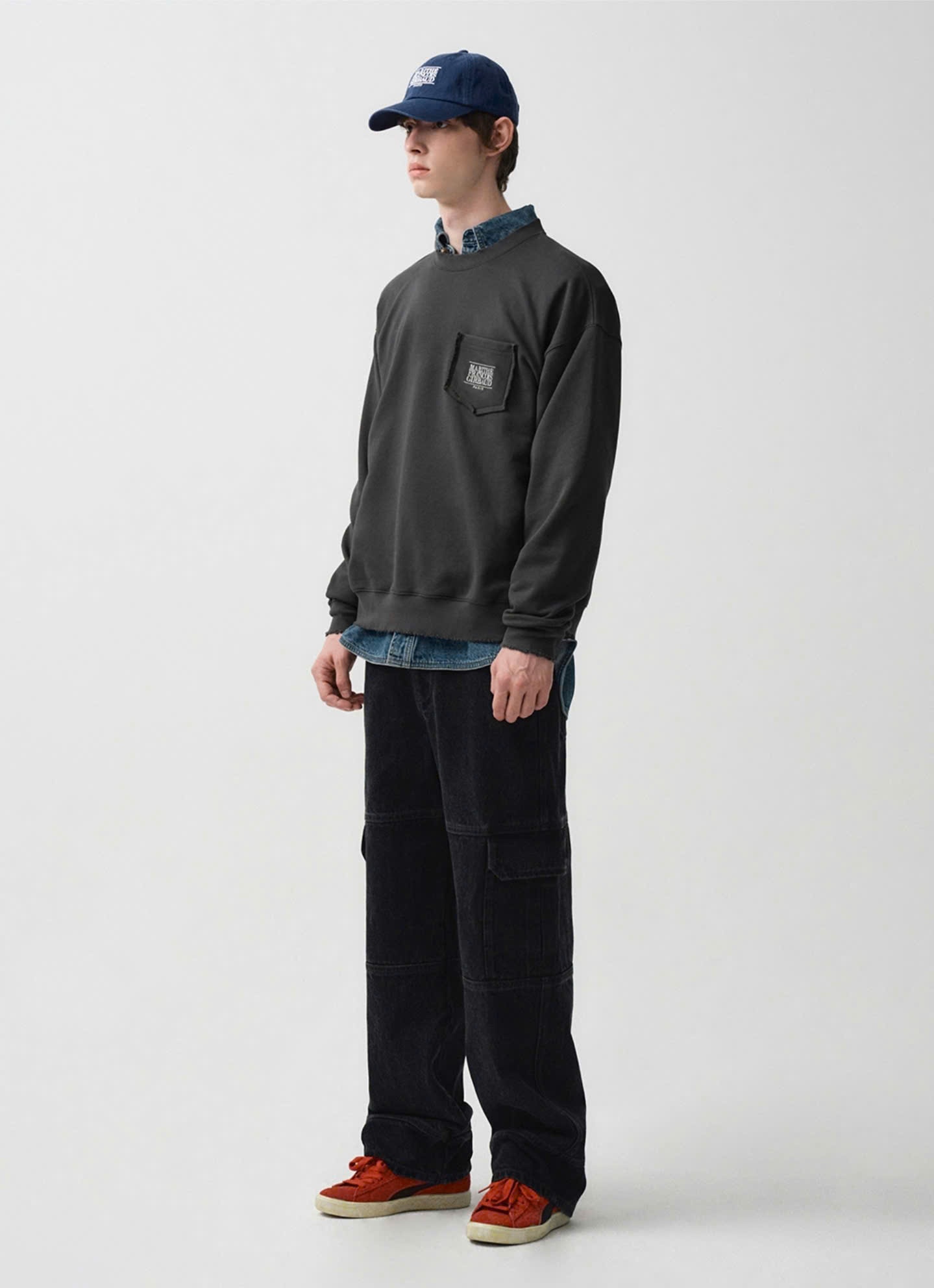 MFG PARIS DISSTRESS POCKET SWEATER