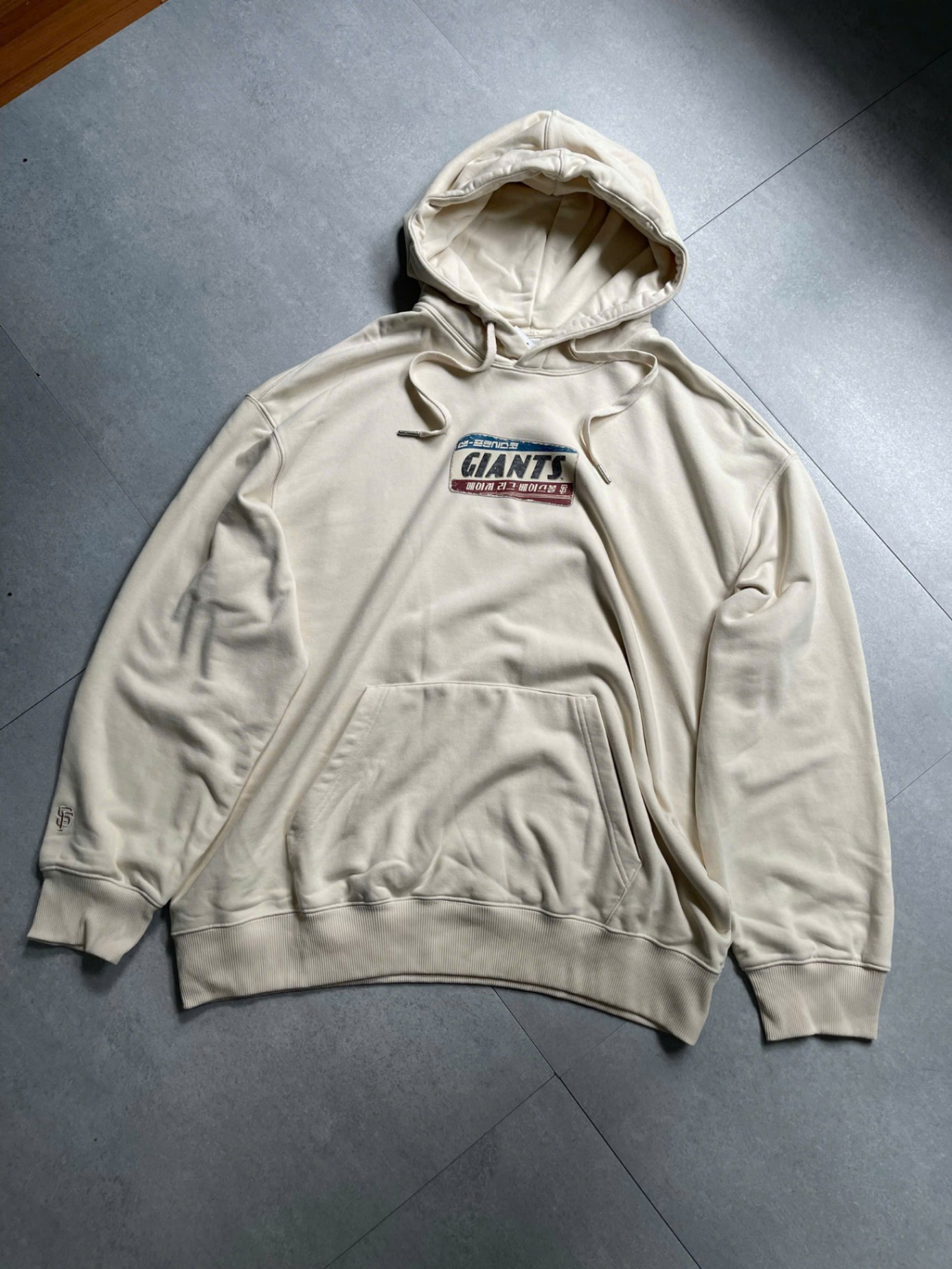 ML.B GRAPHIC MIDDLE HOODIE