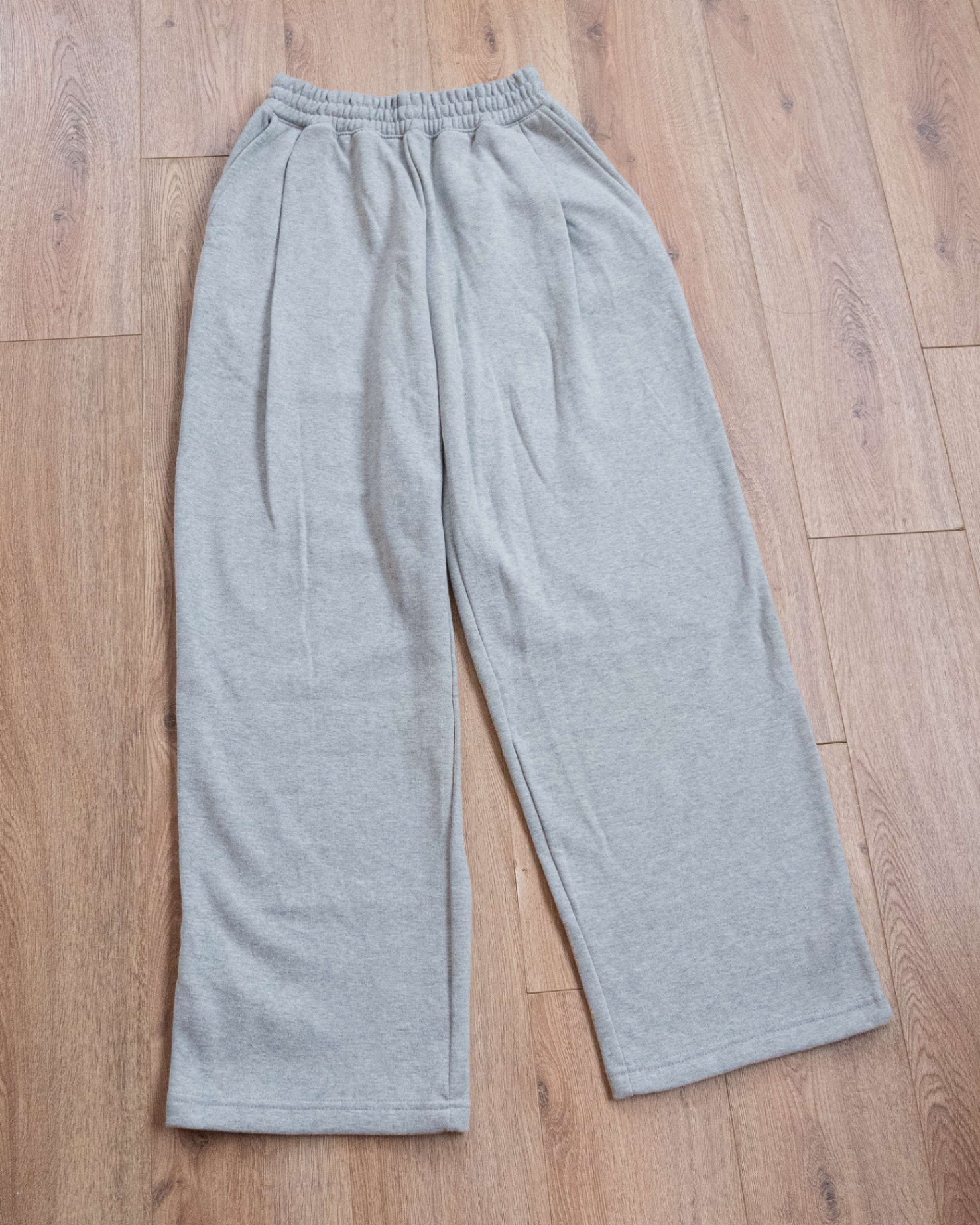 BRENSON TUCK WIDE FIT TRAINING SWEATPANTS