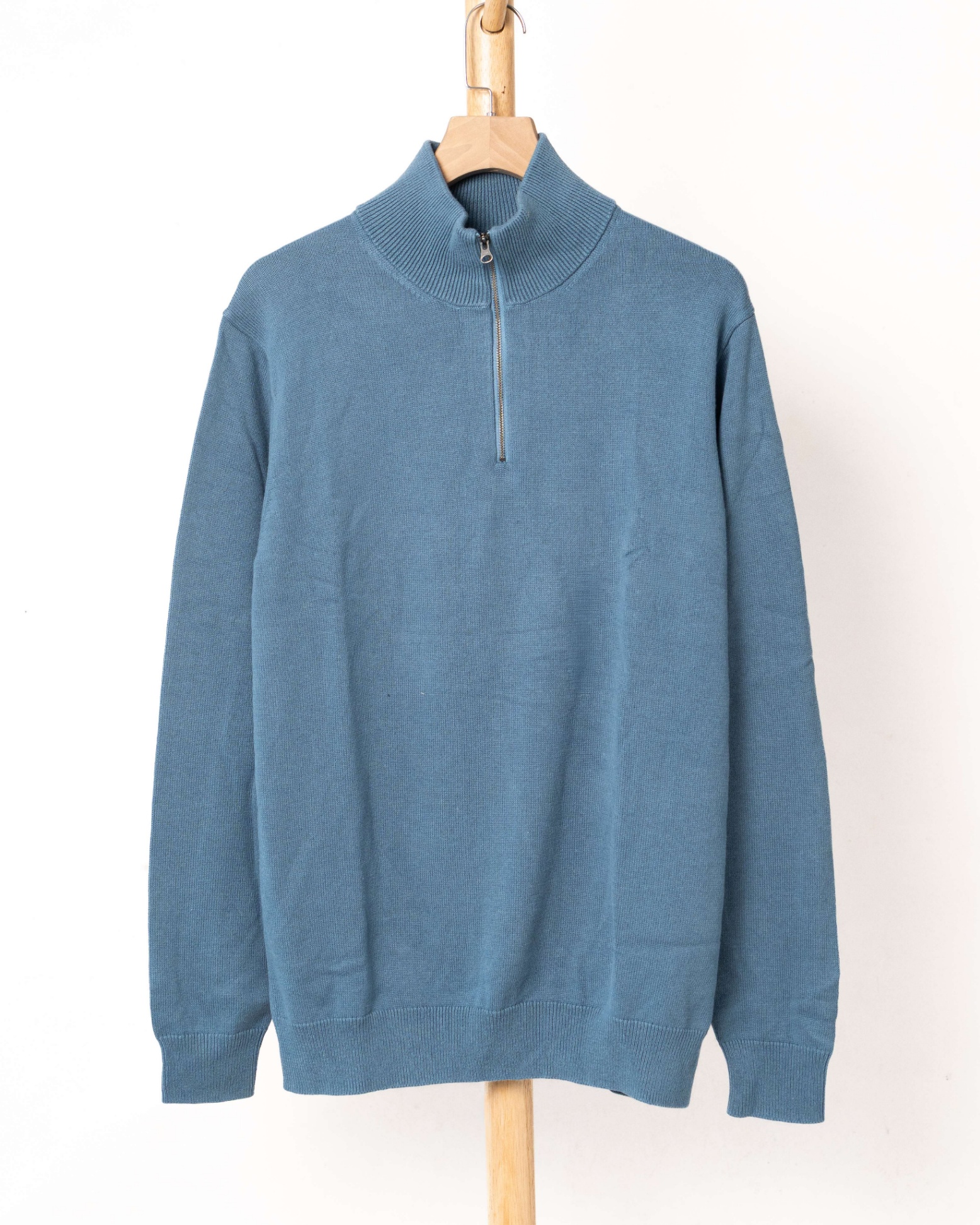 AMAZ ESSENTIAL KNIT HALF ZIP SWEATER