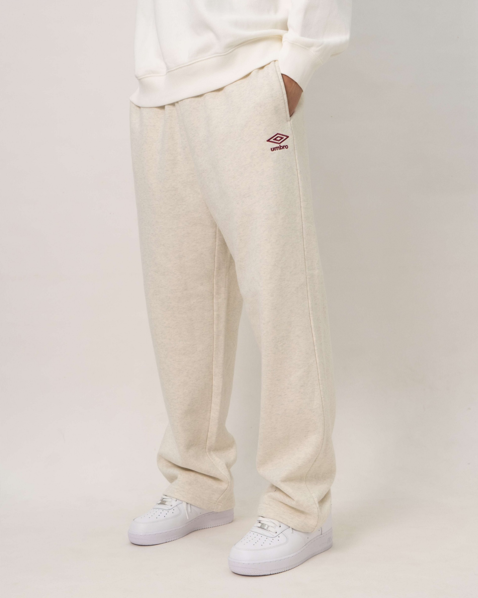 UMB BASIC LOGO SWEATPANTS
