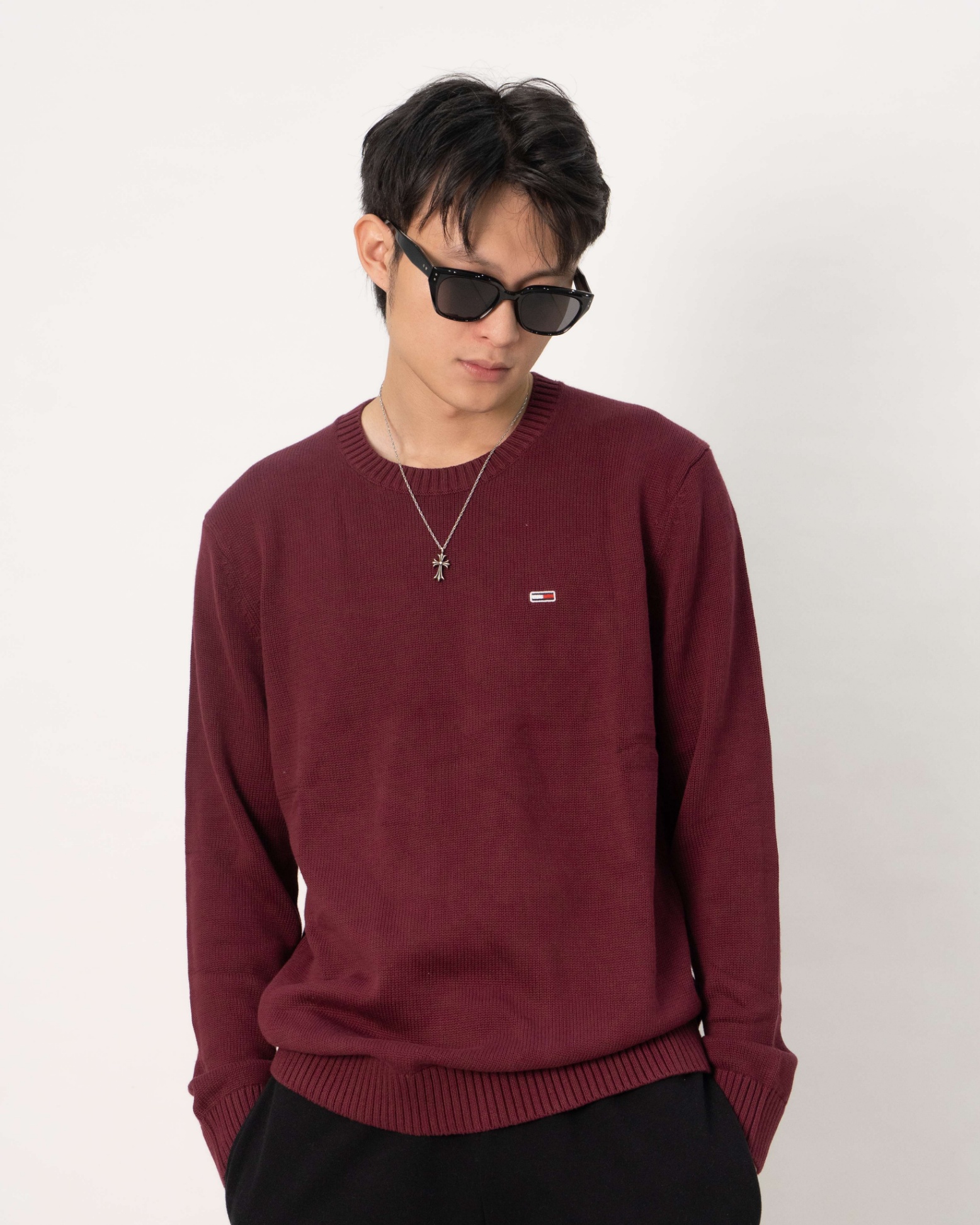 T.M BASSIC ICONIC KNIT SWEATER