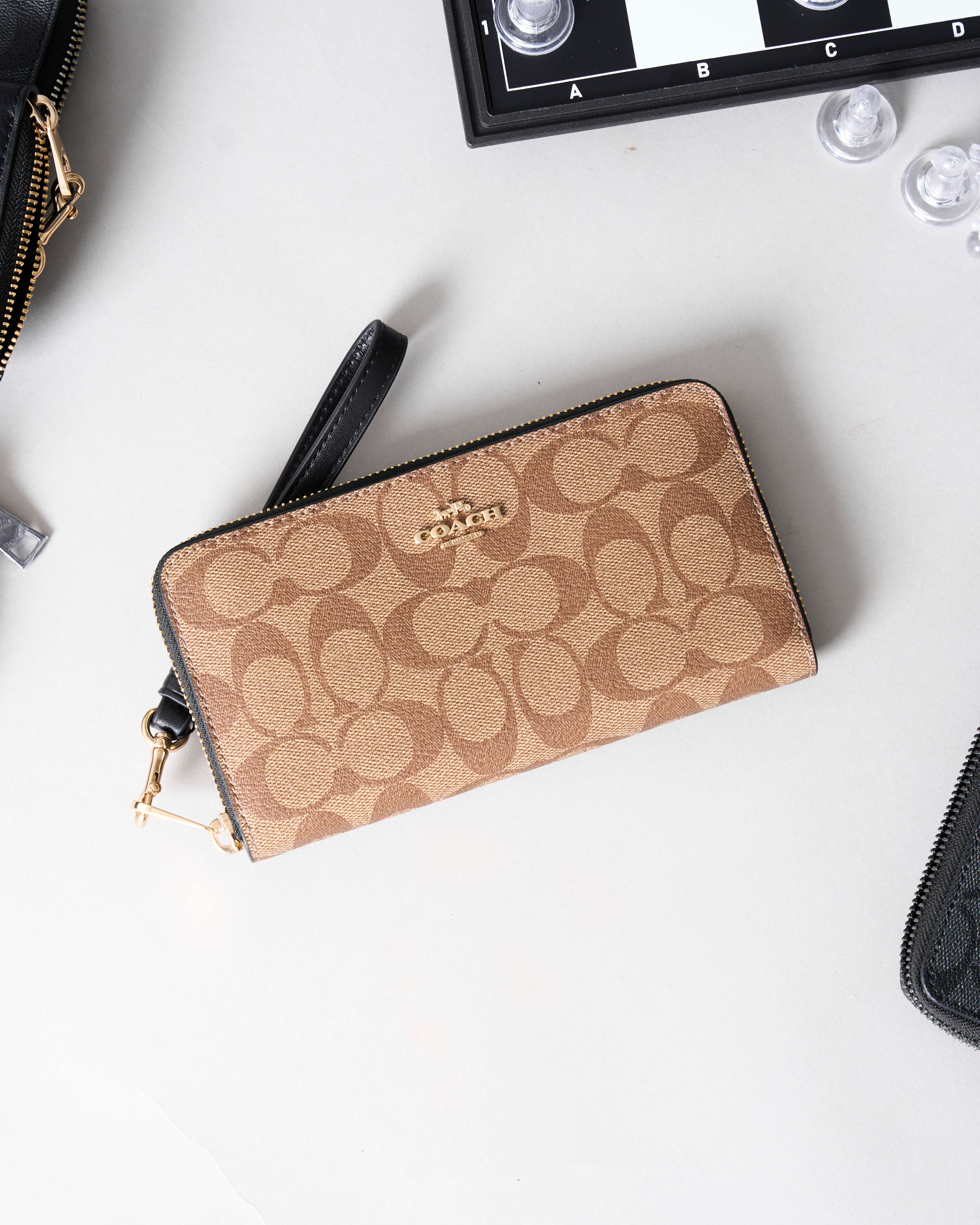 COA LONG ZIP AROUND WALLET SIGNATURE - BEIGE