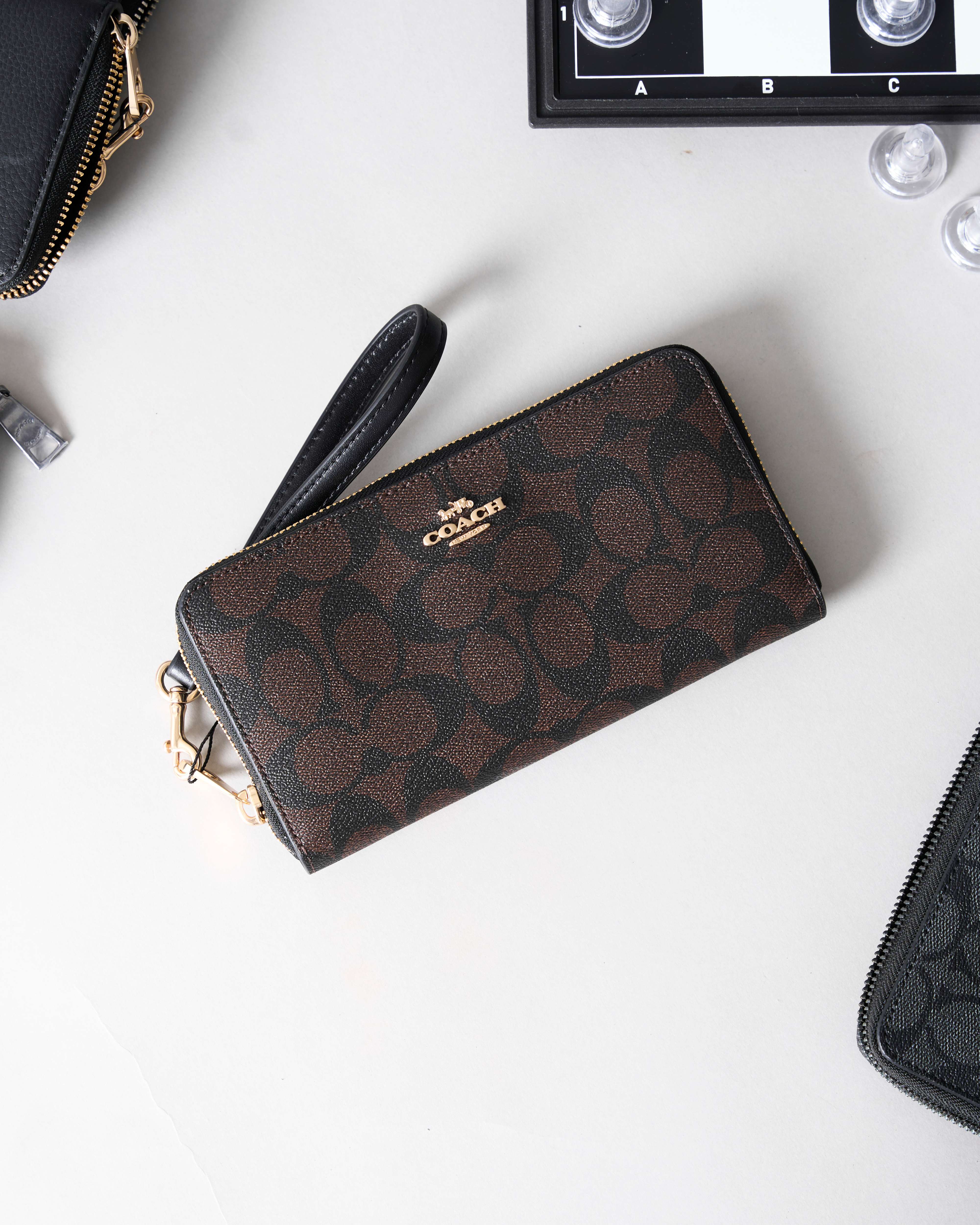 COA LONG ZIP AROUND WALLET SIGNATURE - BROWN