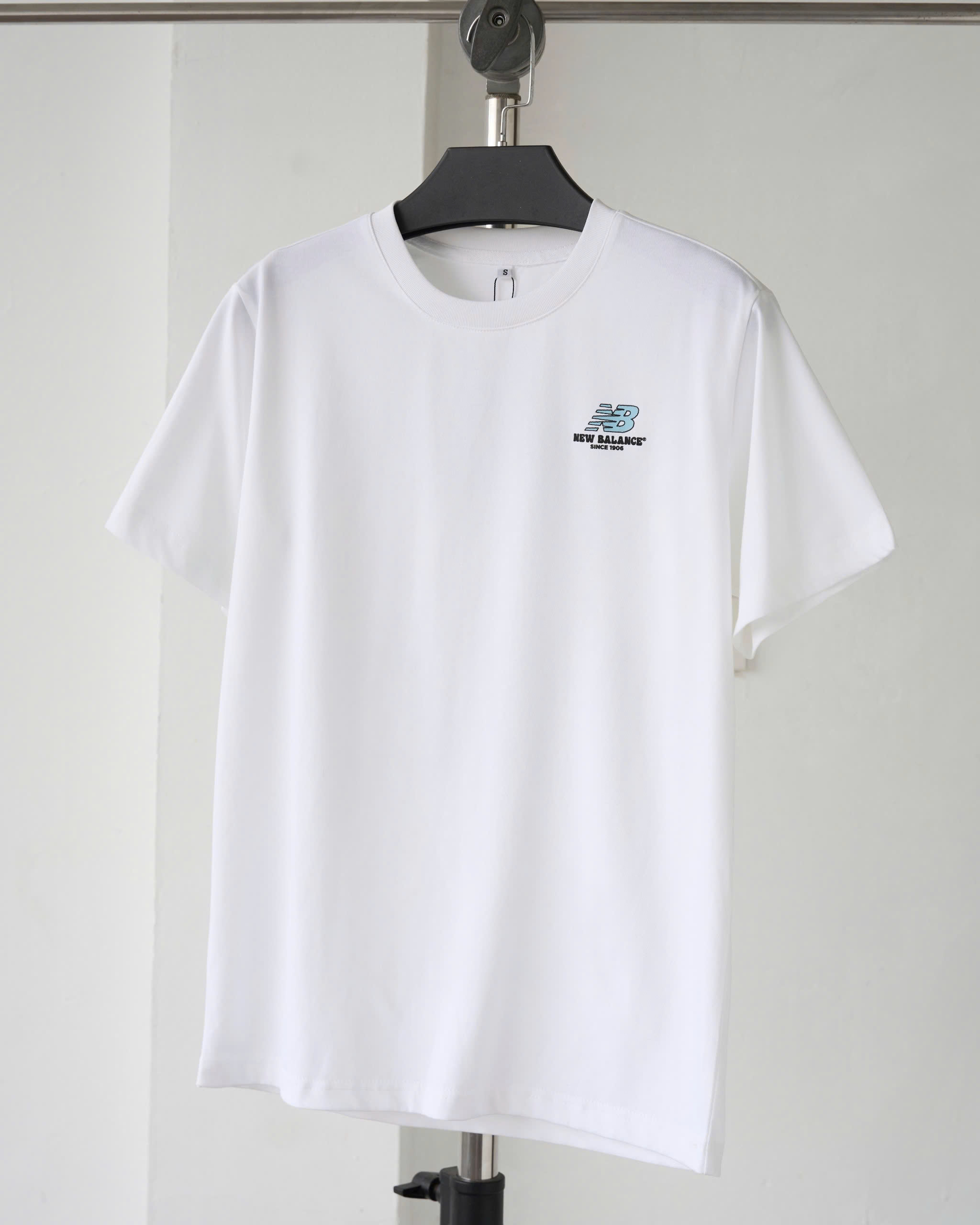 N.B ICONIC BL LOGO T-SHIRT