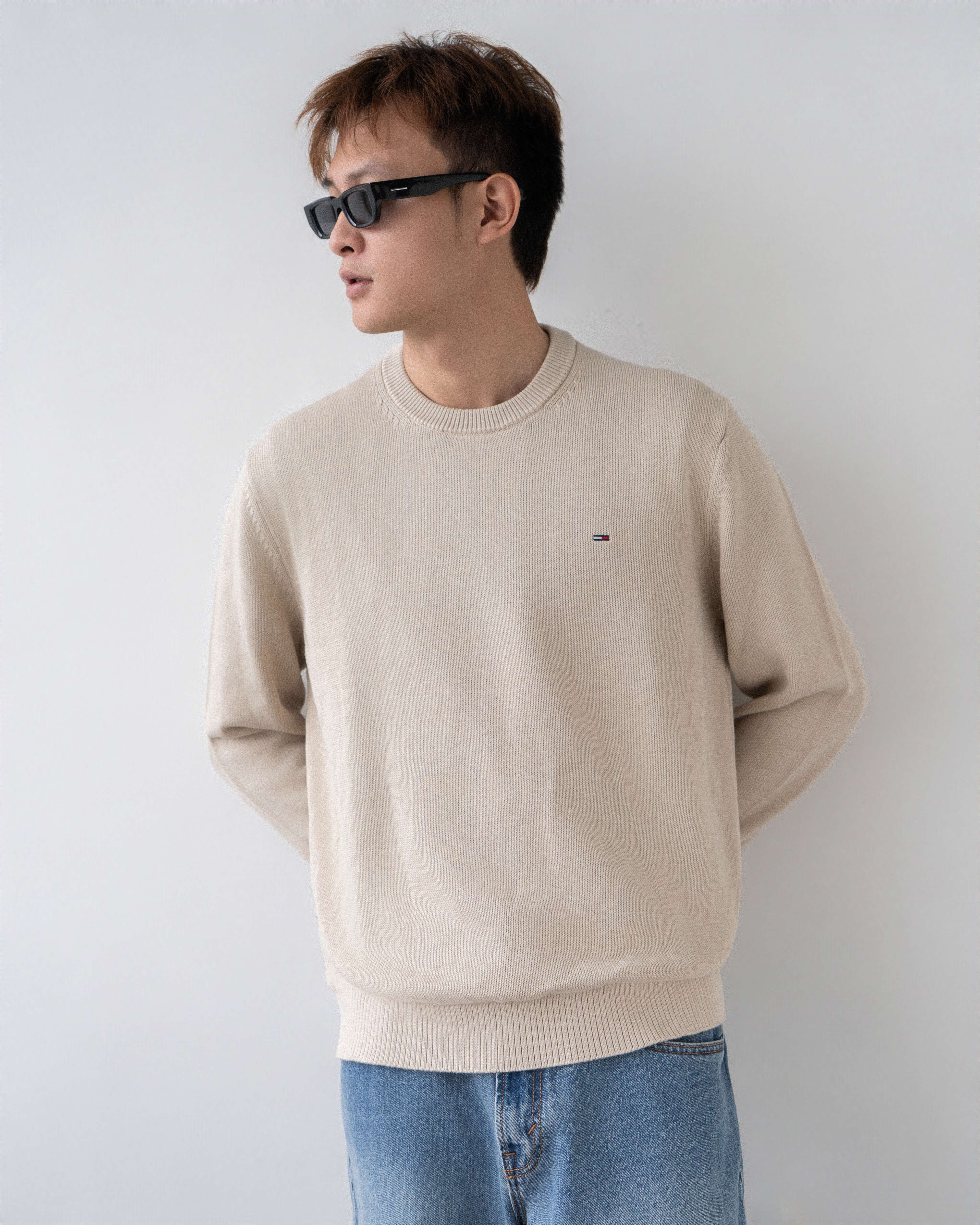 T.M JEAN BASSIC ICONIC LOGO KNIT SWEATER