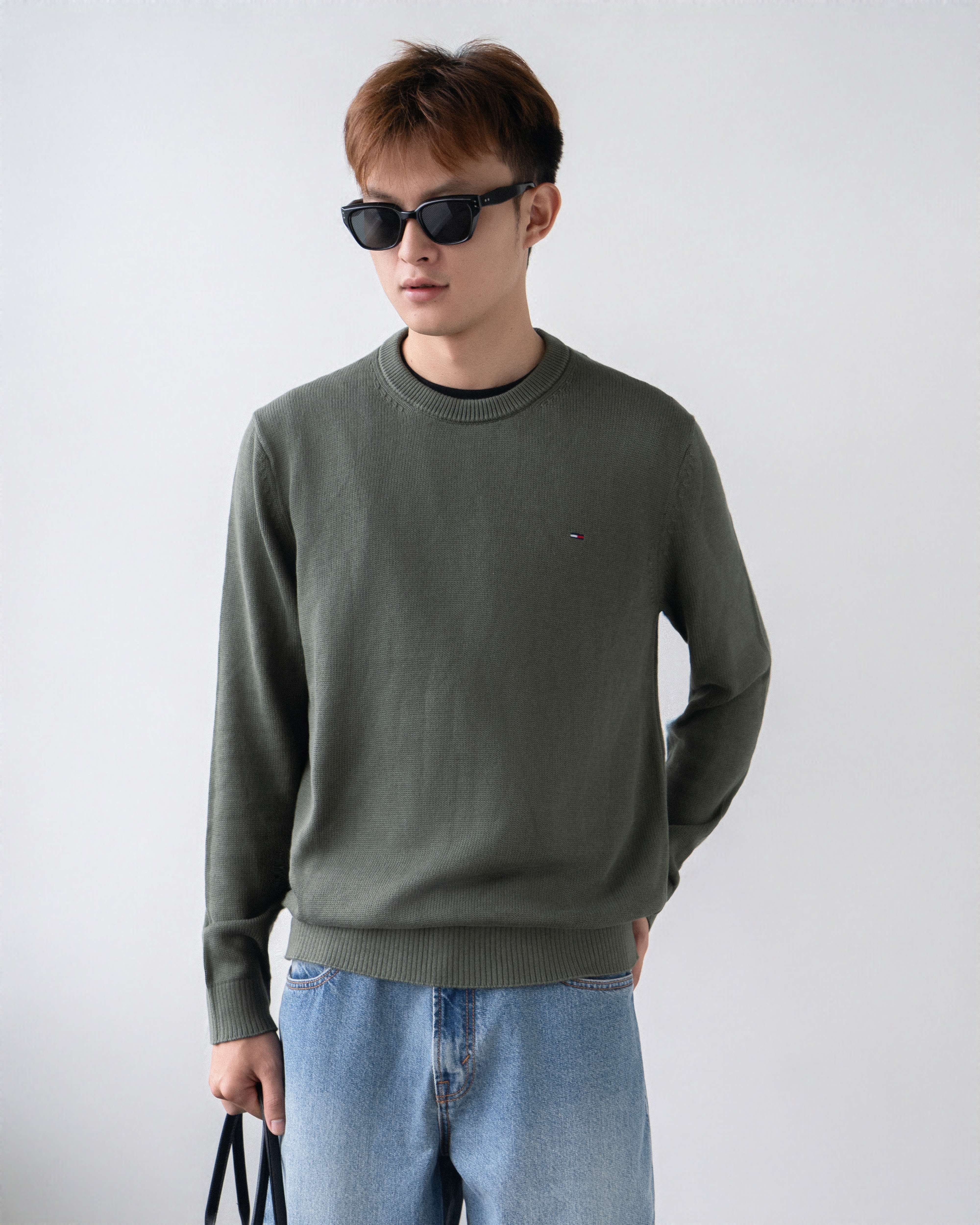 TM JEA.N BASSIC ICONIC LOGO KNIT SWEATER