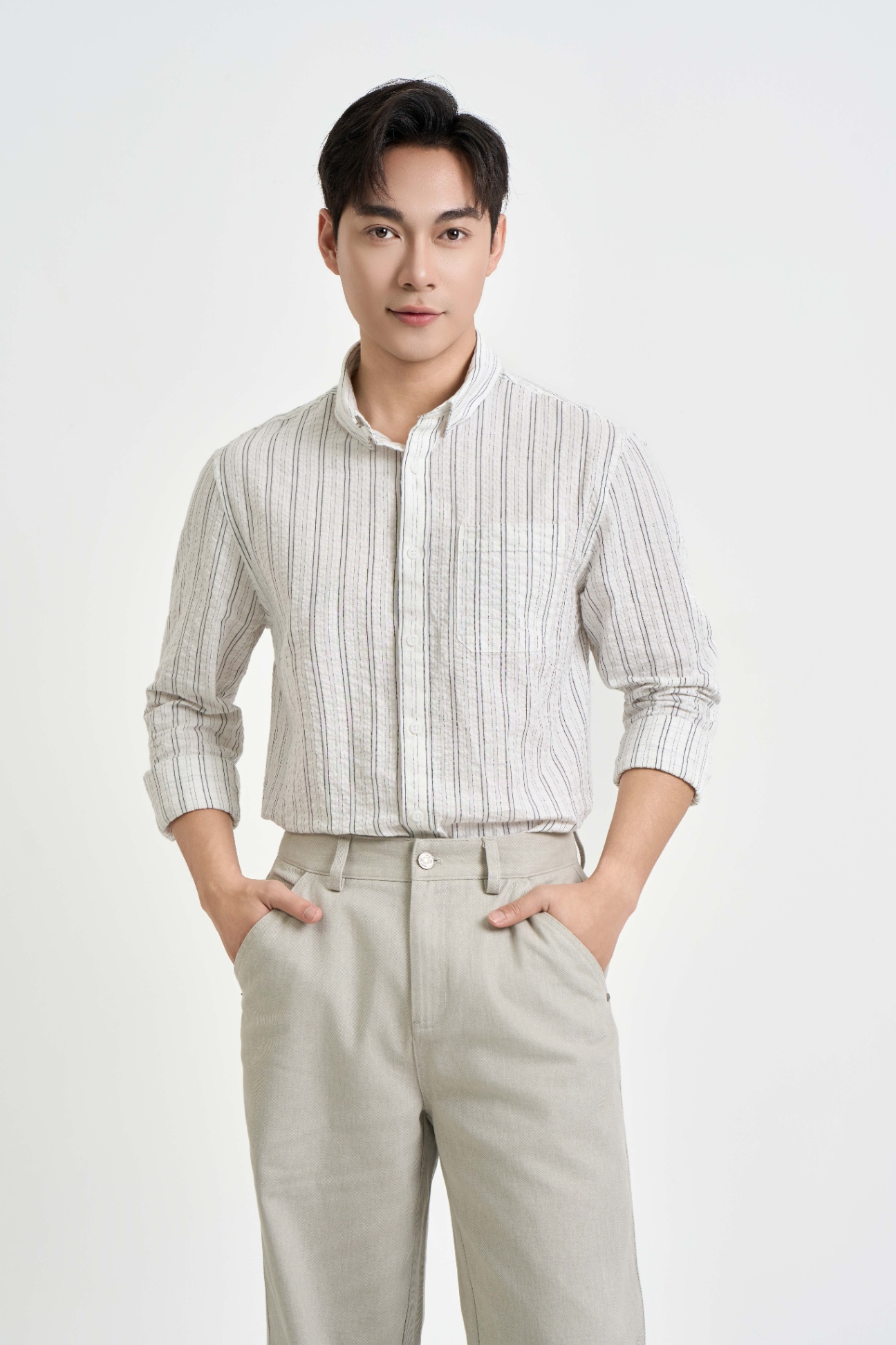 Áo Sơ Mi Kẻ Cổ Đức Dài Tay Regular 3222 - Trắng - 2XL