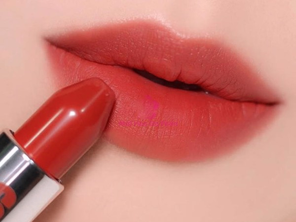 Mách nhỏ cách đánh son thỏi đẹp từ các chuyên gia Makeup
