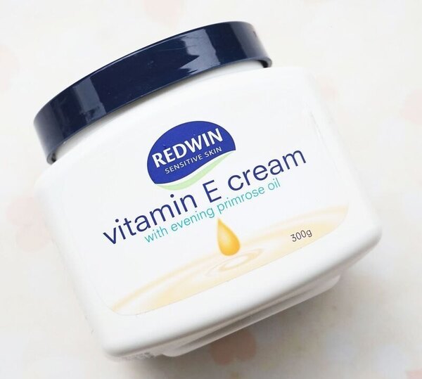 Kem dưỡng ẩm Redwin Vitamin E