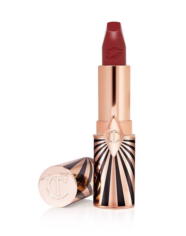 Thỏi son Charlotte Tilbury Hot Lips 2 có giá chỉ khoảng 1 triệu đồng