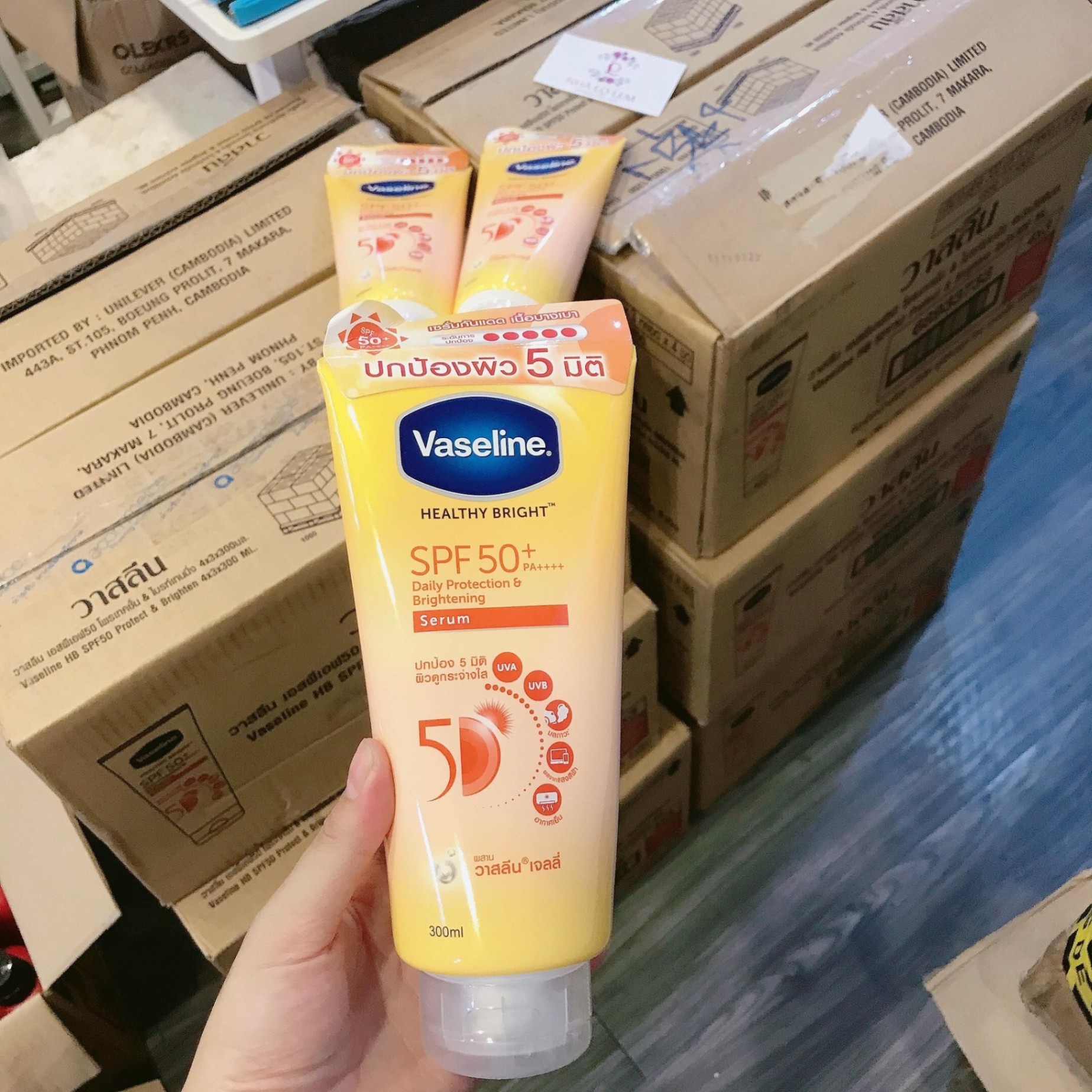 Dưỡng thể VASELINE 50x chống nắng trắng da Thái Lan 300ml