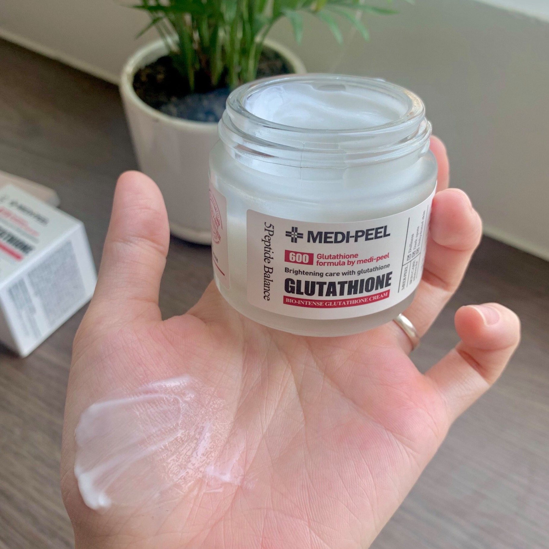 Kem Dưỡng MEDI-PEEL Glutathione 600