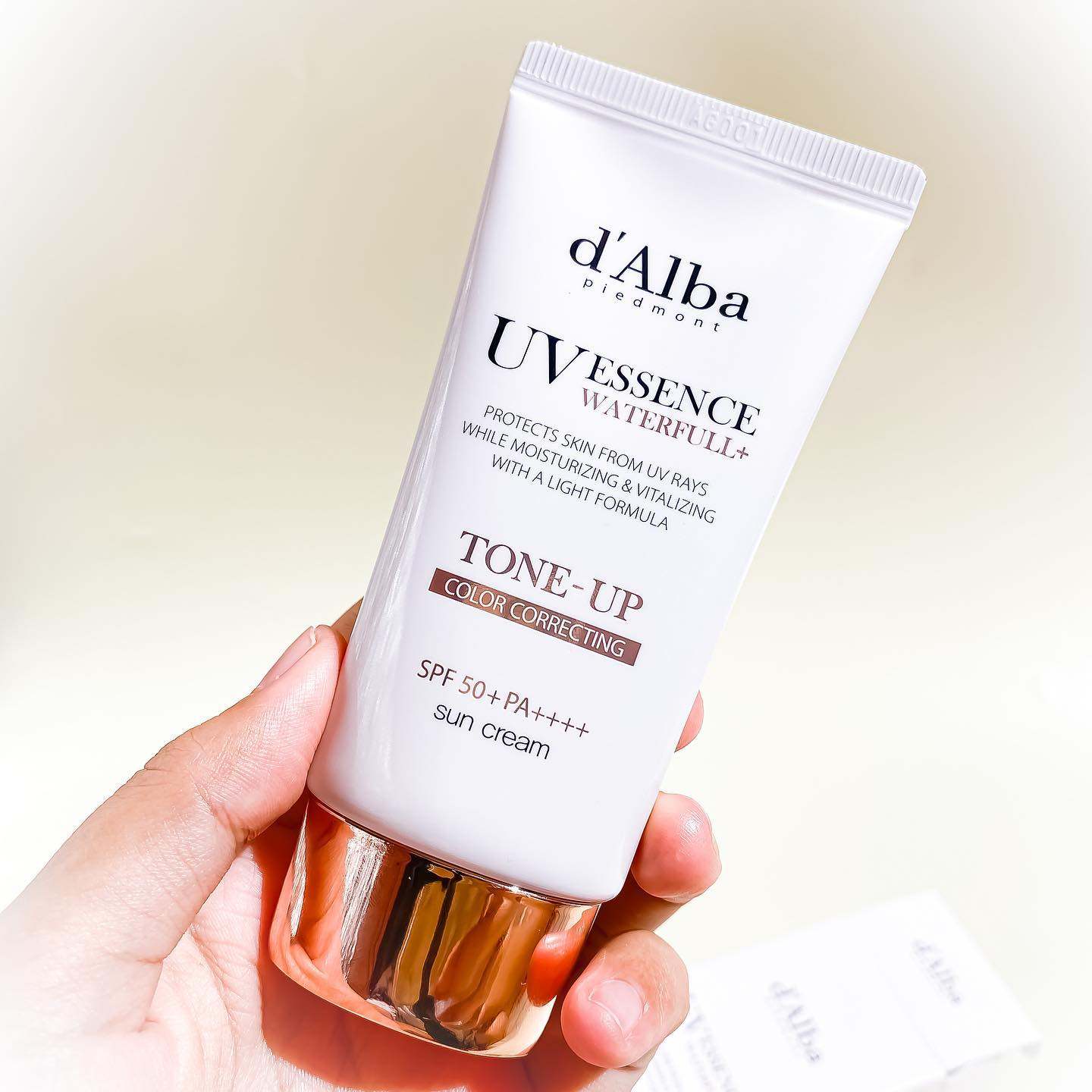 Kem chống nắng nâng tone d'Alba Waterfull Tone-up Sunscreen 50ml