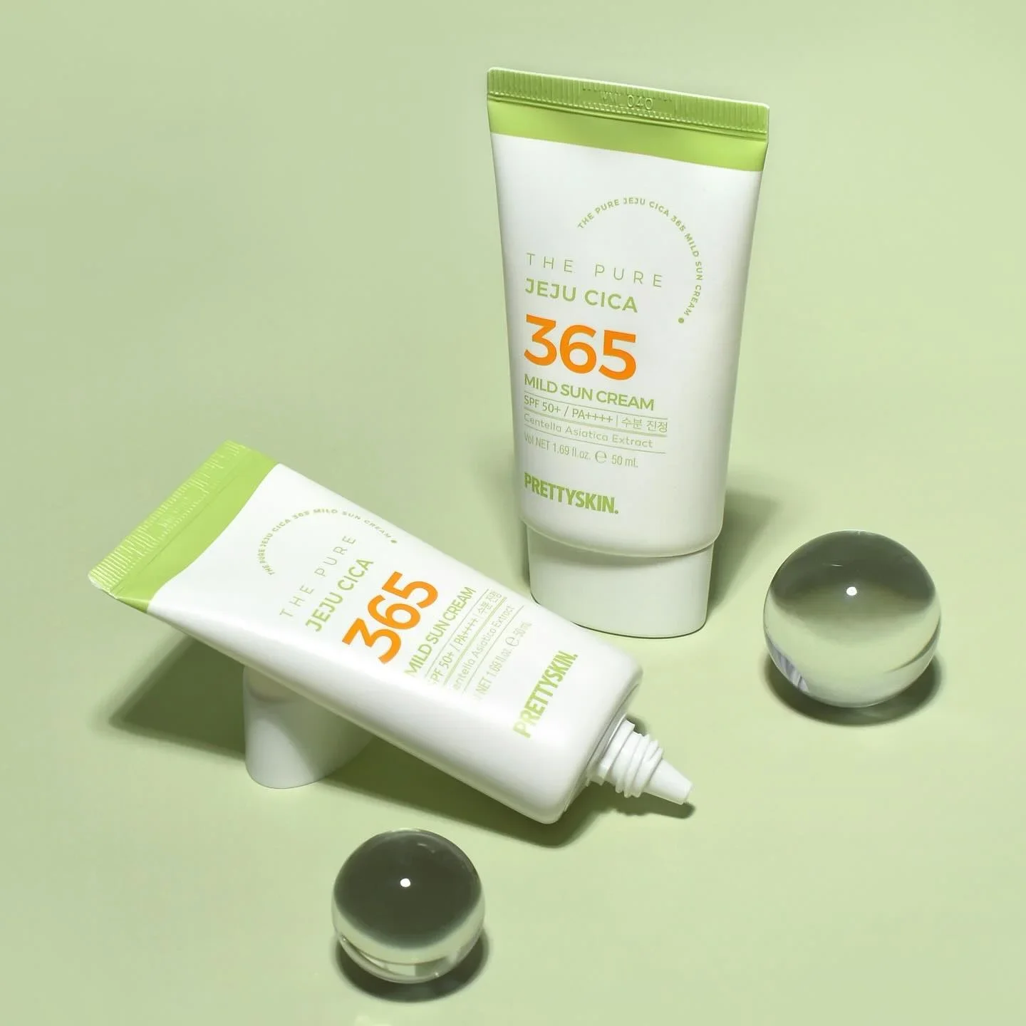 Kem chống nắng PRETTYSKIN The Pure Jeju Cica 365 Mild