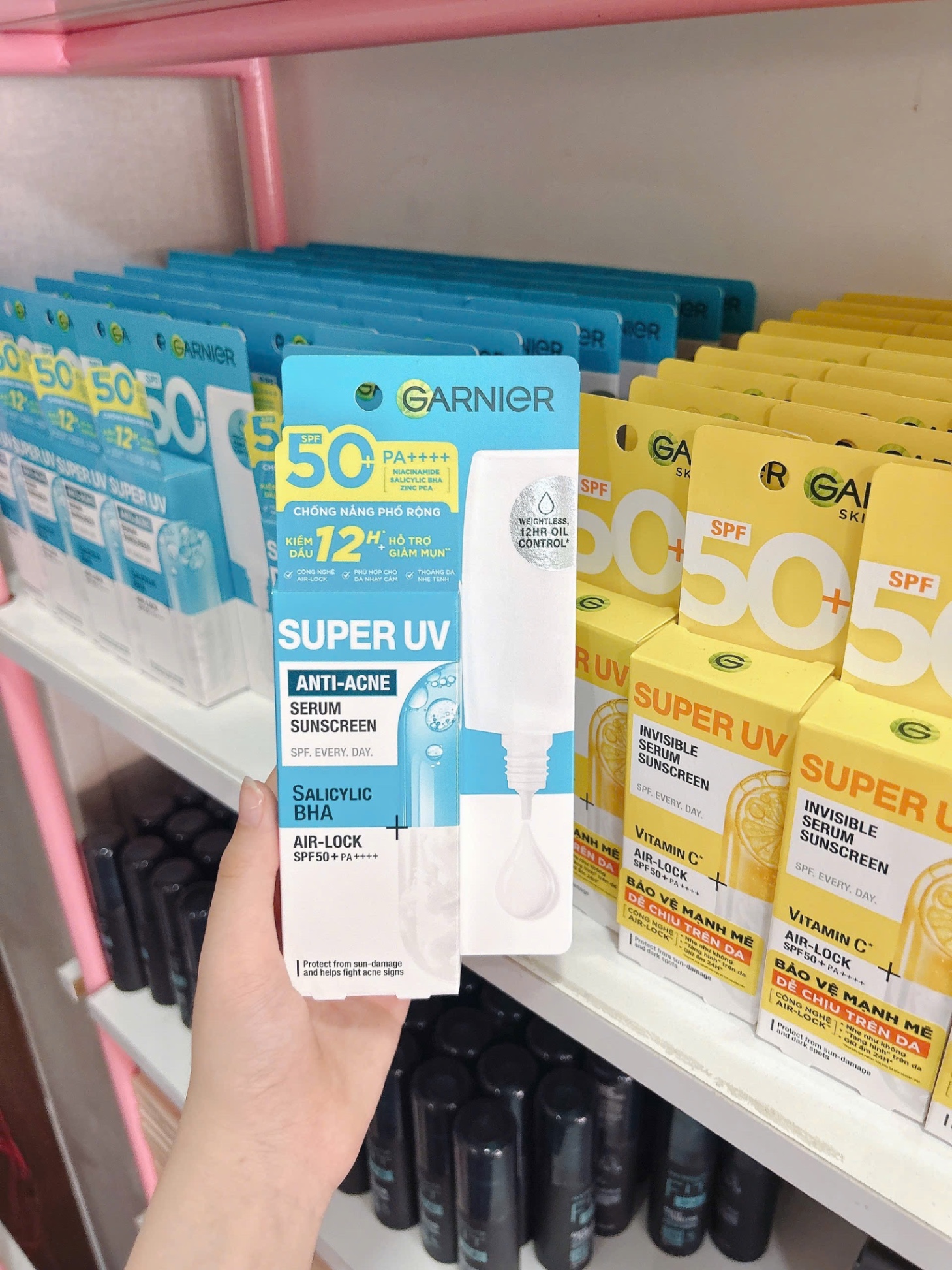 Kem Chống Nắng Garnier Super UV Anti - Acne Serum Sunscreen SPF 50+PA++++ 30ml