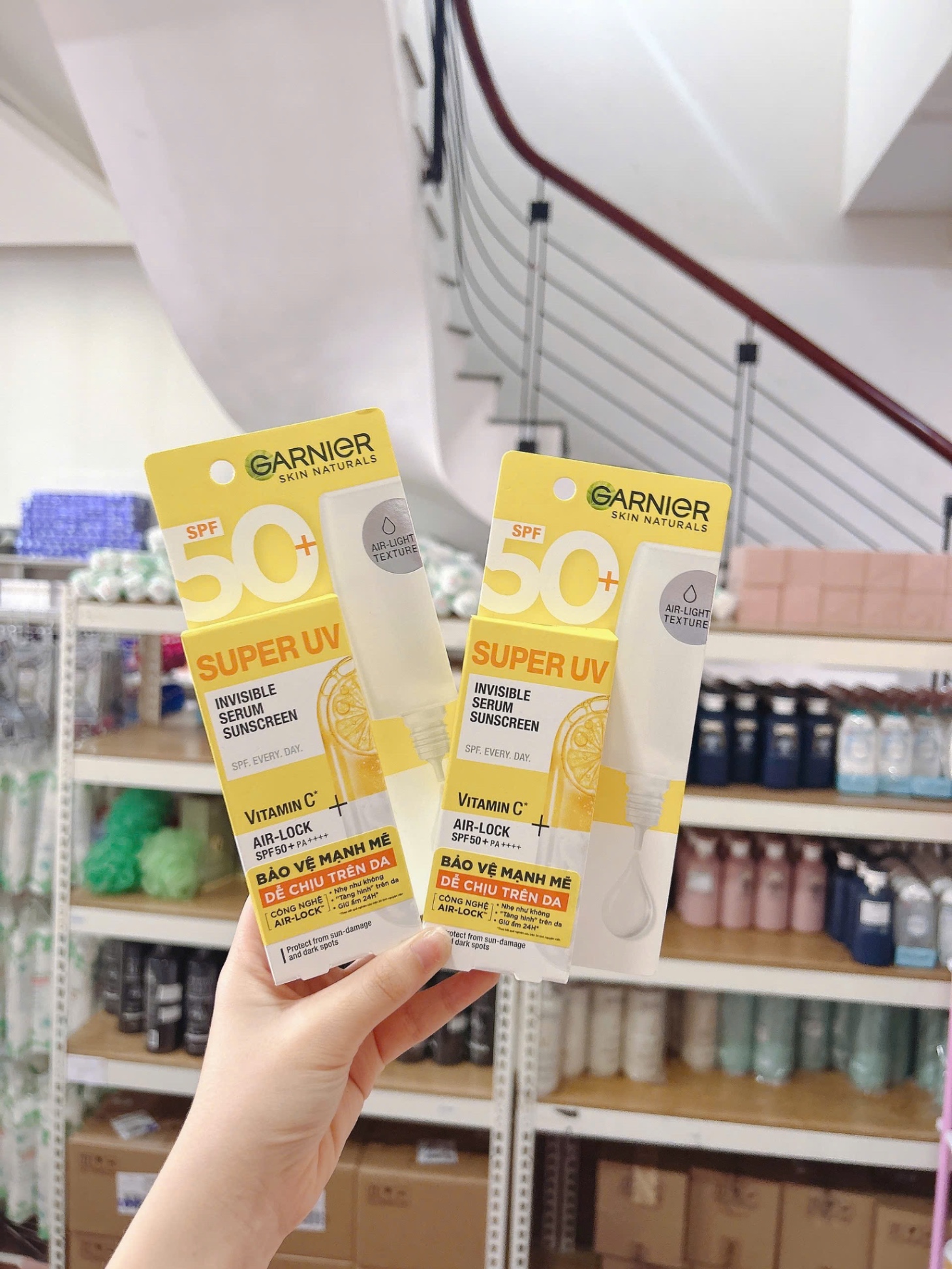 Kem Chống Nắng Garnier Skin Naturals Super UV 30ml serum VITAMIN C