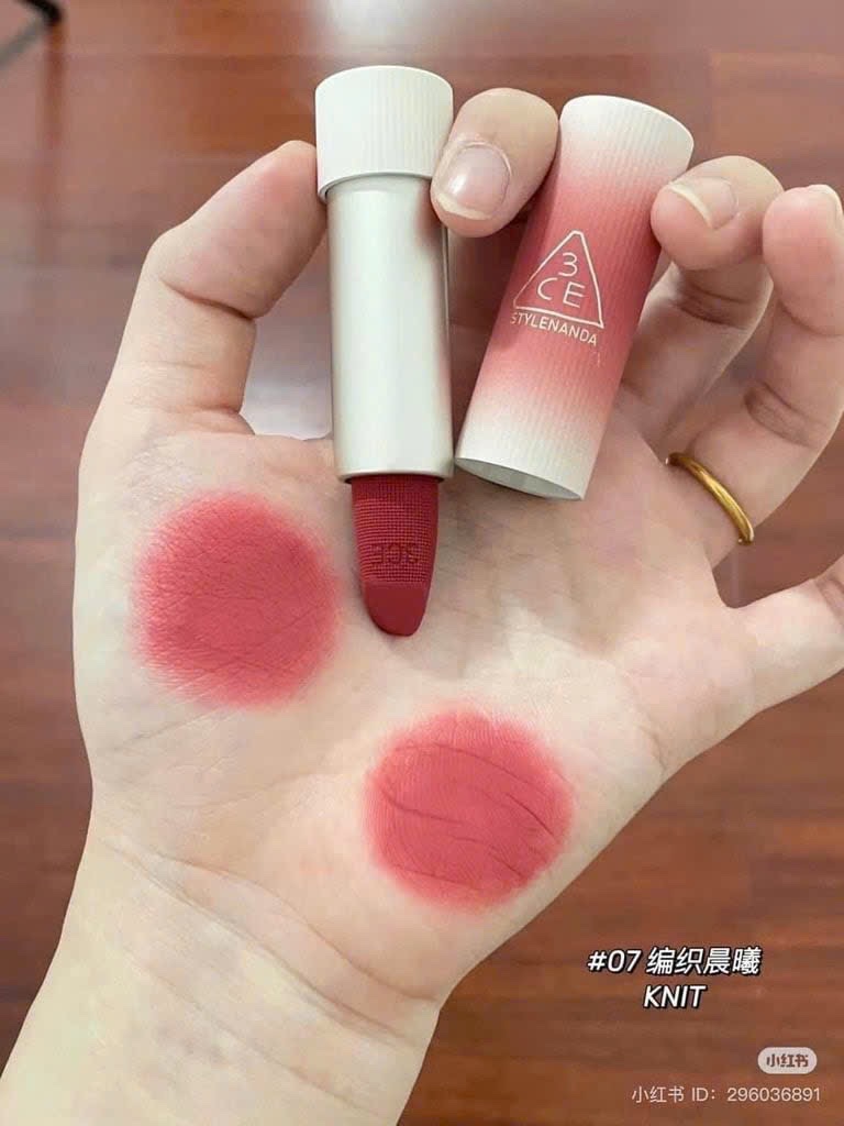 Son Thỏi Mềm Môi 3Ce Cashmere Hug Lipstick #07 Knit