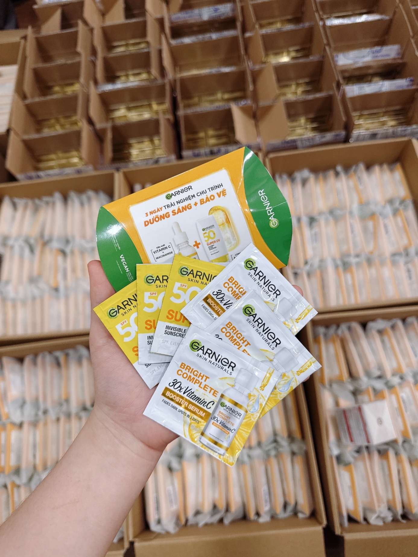 Set Sample Garnier Vitamin C (serum + kem chống nắng)