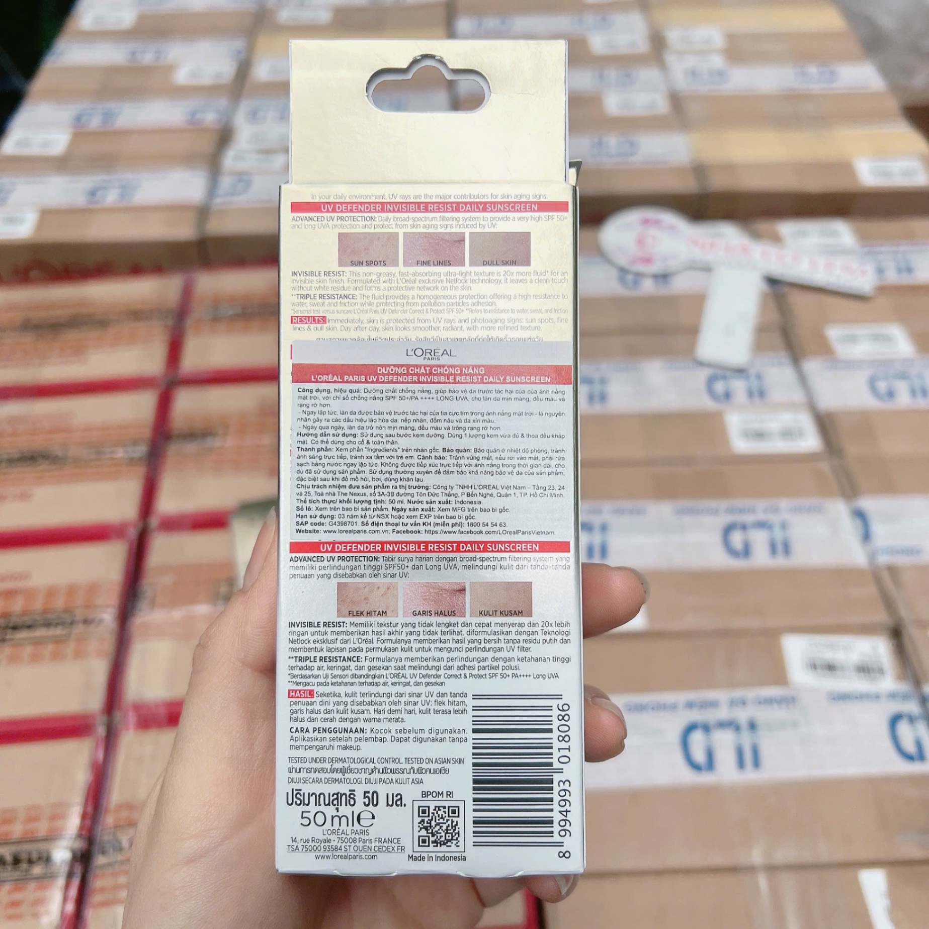 Kem Chống Nắng Loreal UV DEFENDER invisible resist daily sunscreen SPF 50+ ( Vỏ Vàng)
