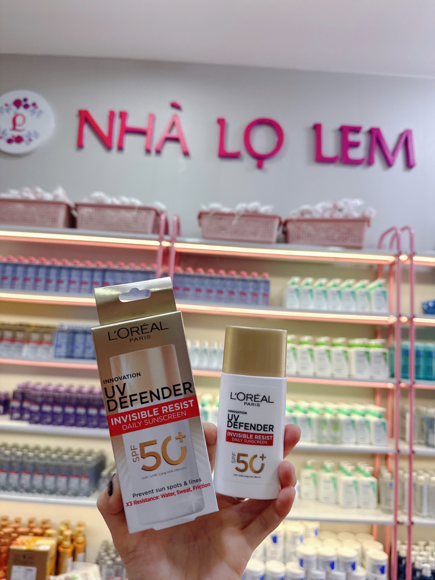 Kem Chống Nắng Loreal UV DEFENDER invisible resist daily sunscreen SPF 50+ ( Vỏ Vàng)