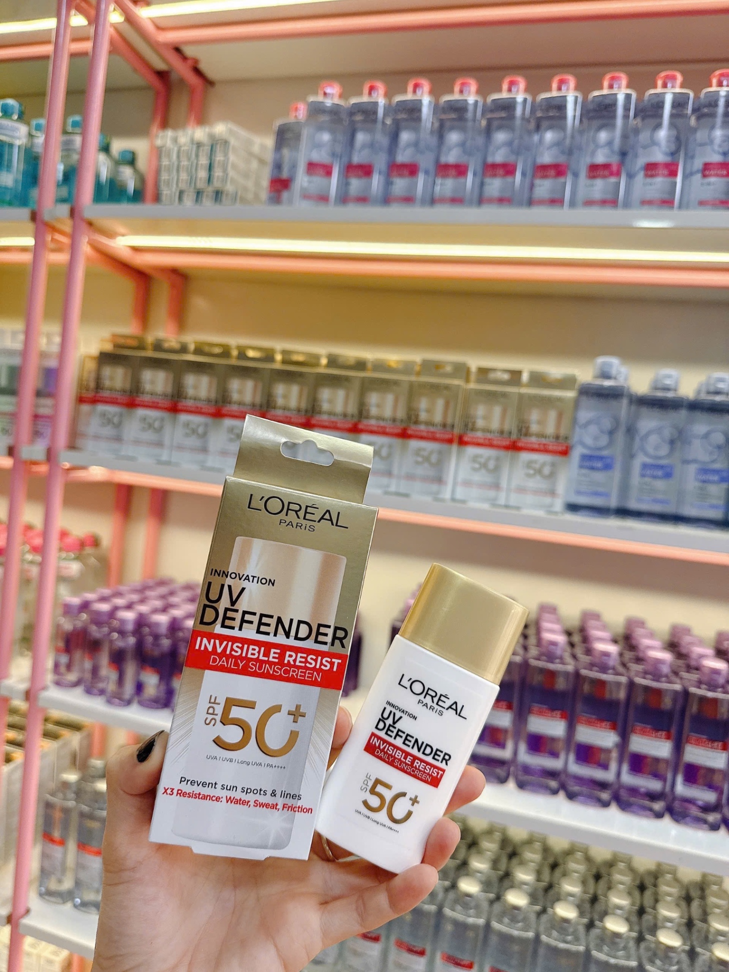 Kem Chống Nắng Loreal UV DEFENDER invisible resist daily sunscreen SPF 50+ ( Vỏ Vàng)