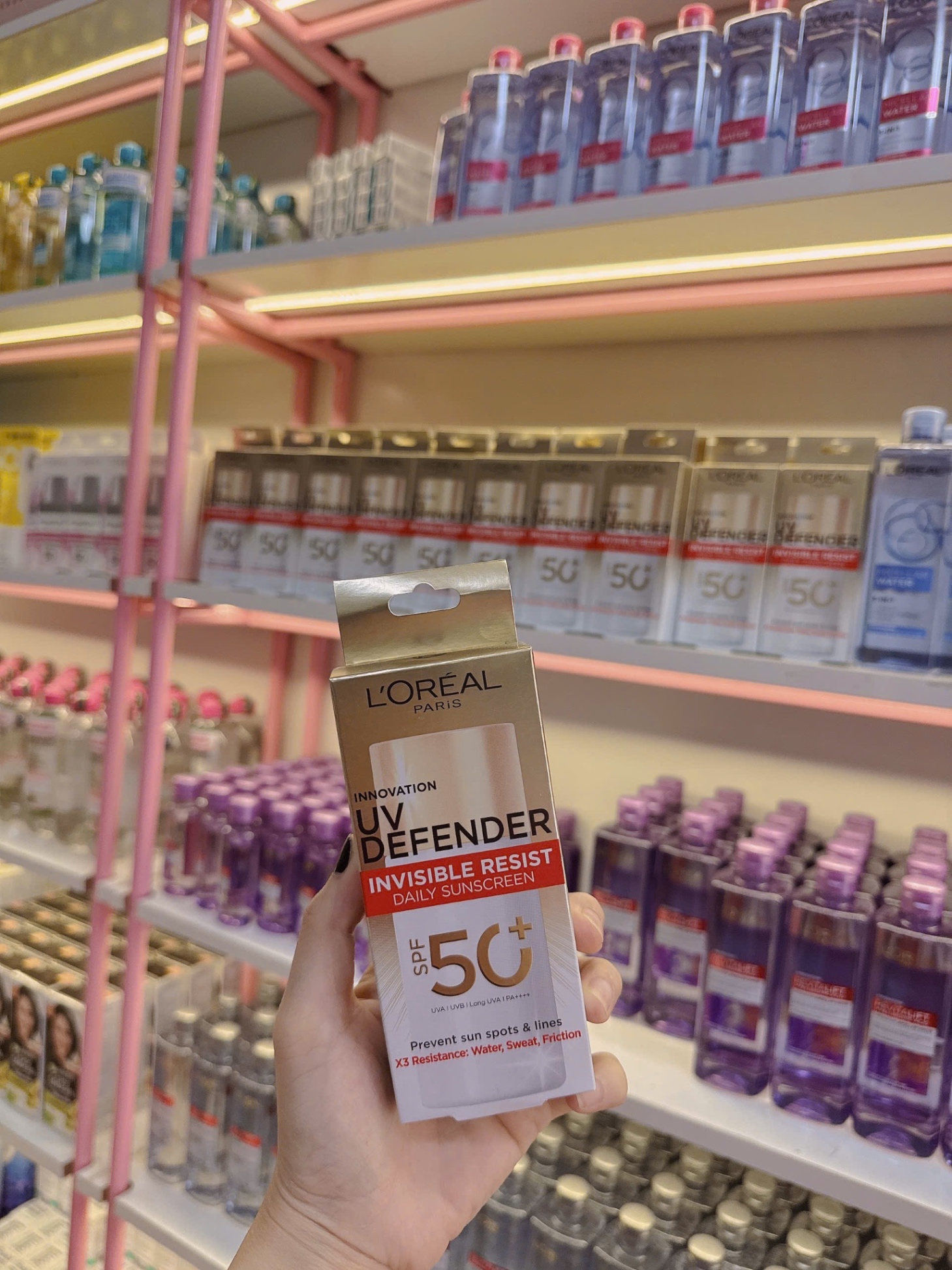 Kem Chống Nắng Loreal UV DEFENDER invisible resist daily sunscreen SPF 50+ ( Vỏ Vàng)