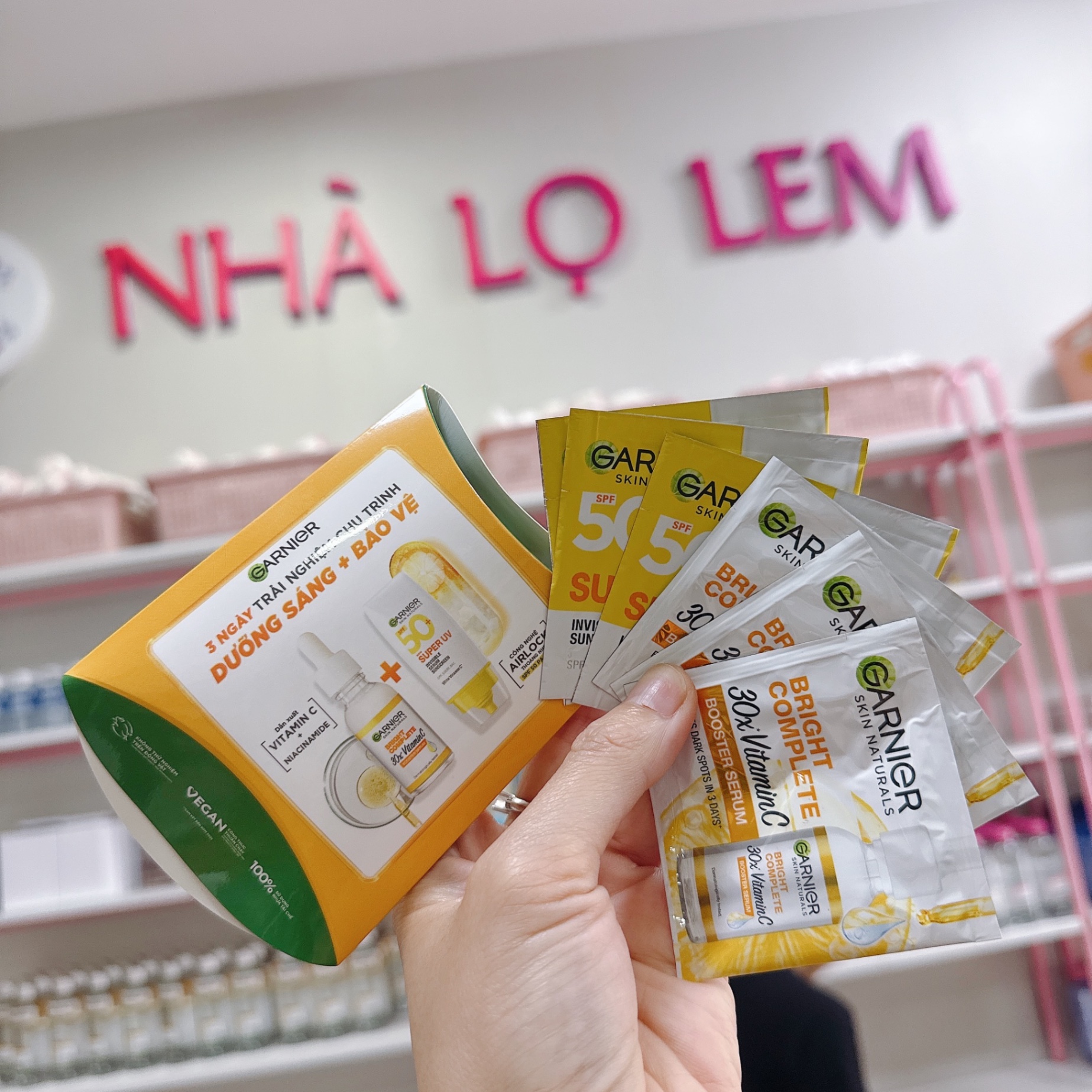 Set Sample Garnier Vitamin C (serum + kem chống nắng)