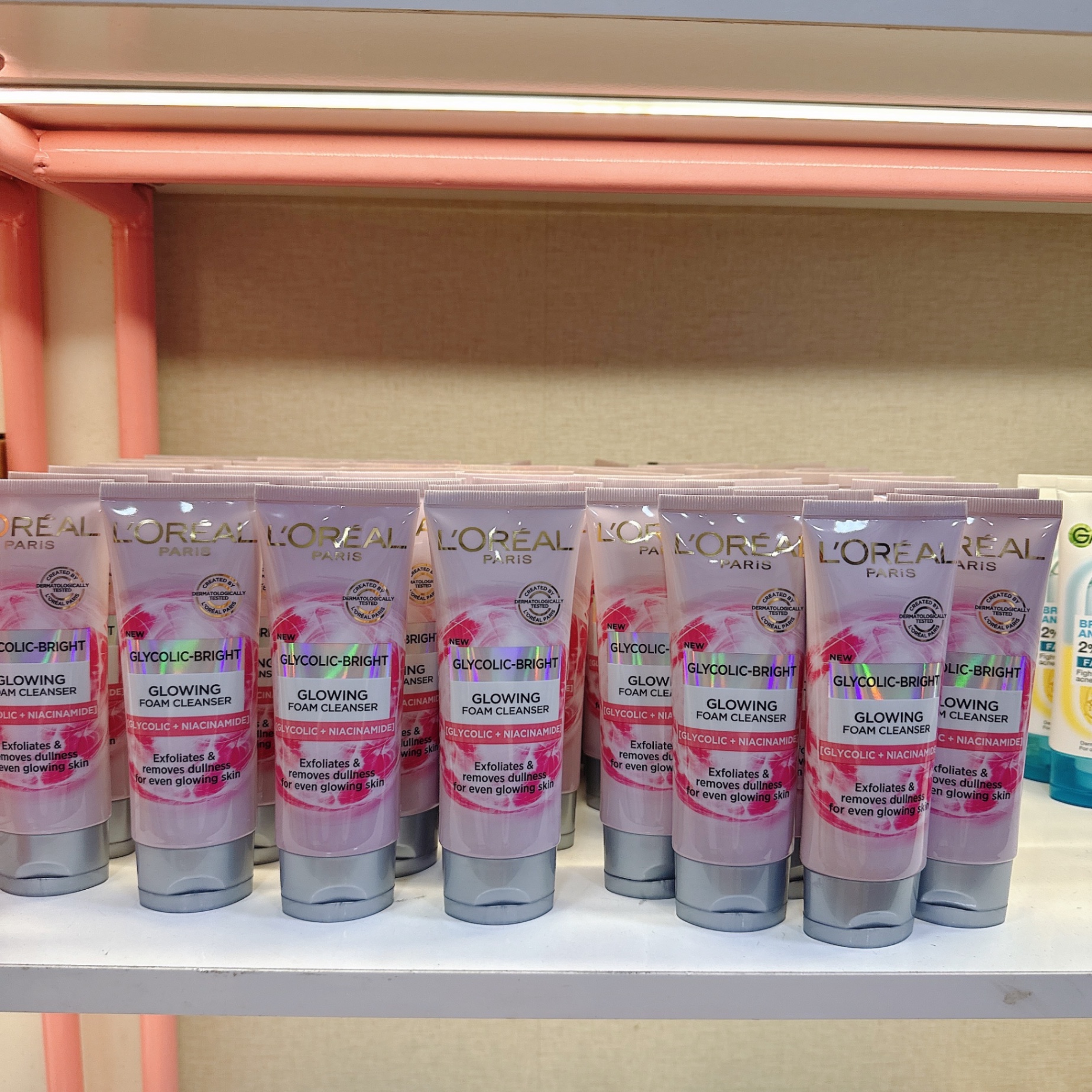 Sữa Rửa Mặt Loreal Glycolic + Niacinamide (Vỏ Hồng) tuýp 100ml