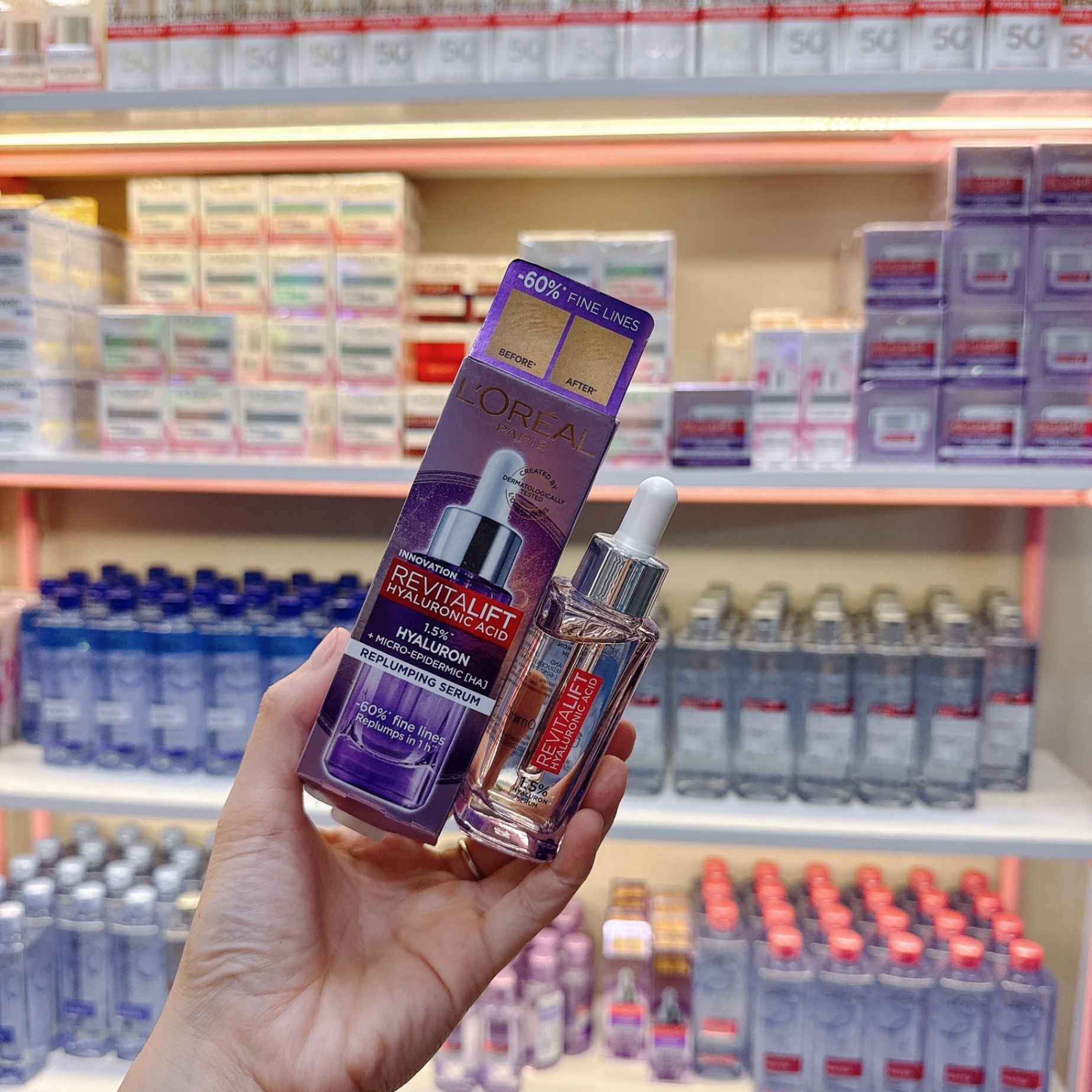 Serum Loreal Cấp Ẩm Sáng Da Revitalift 1.5% Hyaluron