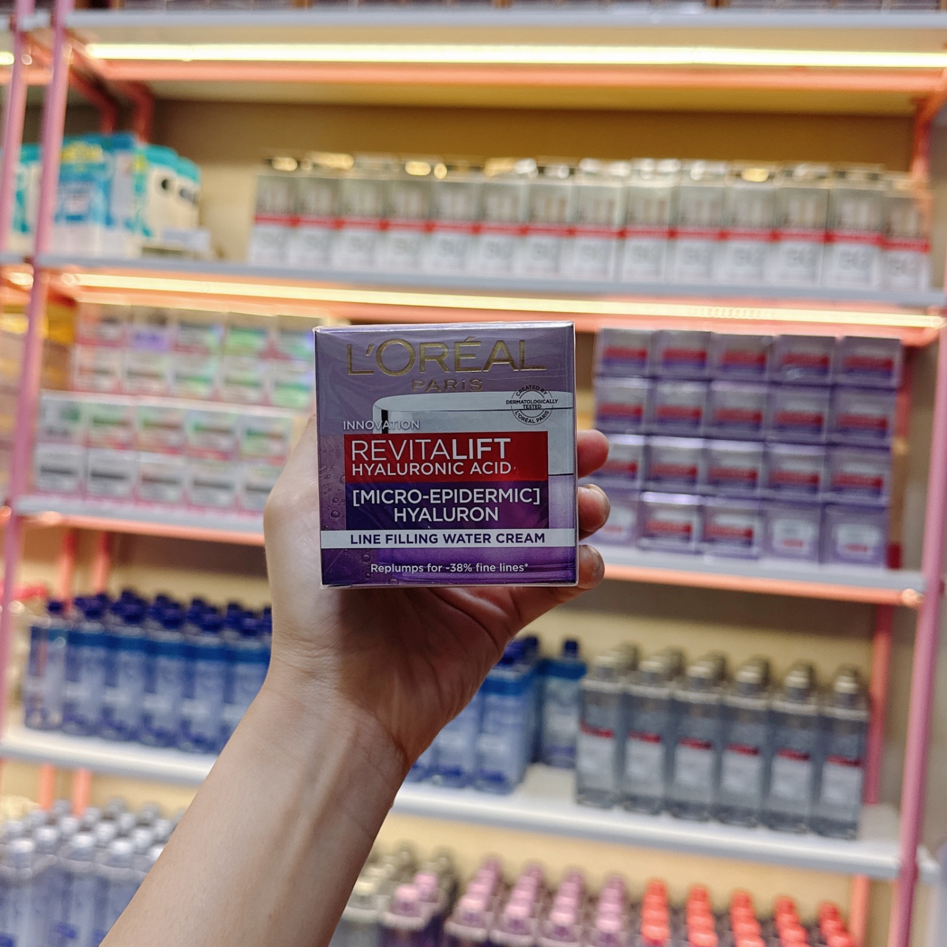 Kem Dưỡng Cấp Ẩm, Cải Thiện Nếp Nhăn L'oreal Revitalift Hyaluronic Acid Line Filling Water Cream