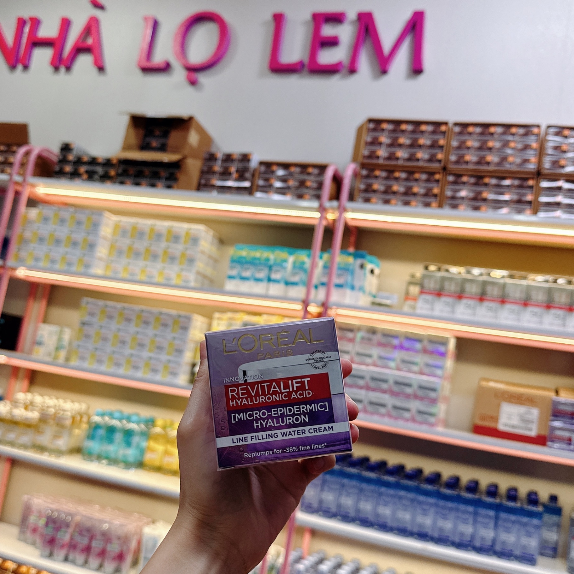Kem Dưỡng Cấp Ẩm, Cải Thiện Nếp Nhăn L'oreal Revitalift Hyaluronic Acid Line Filling Water Cream