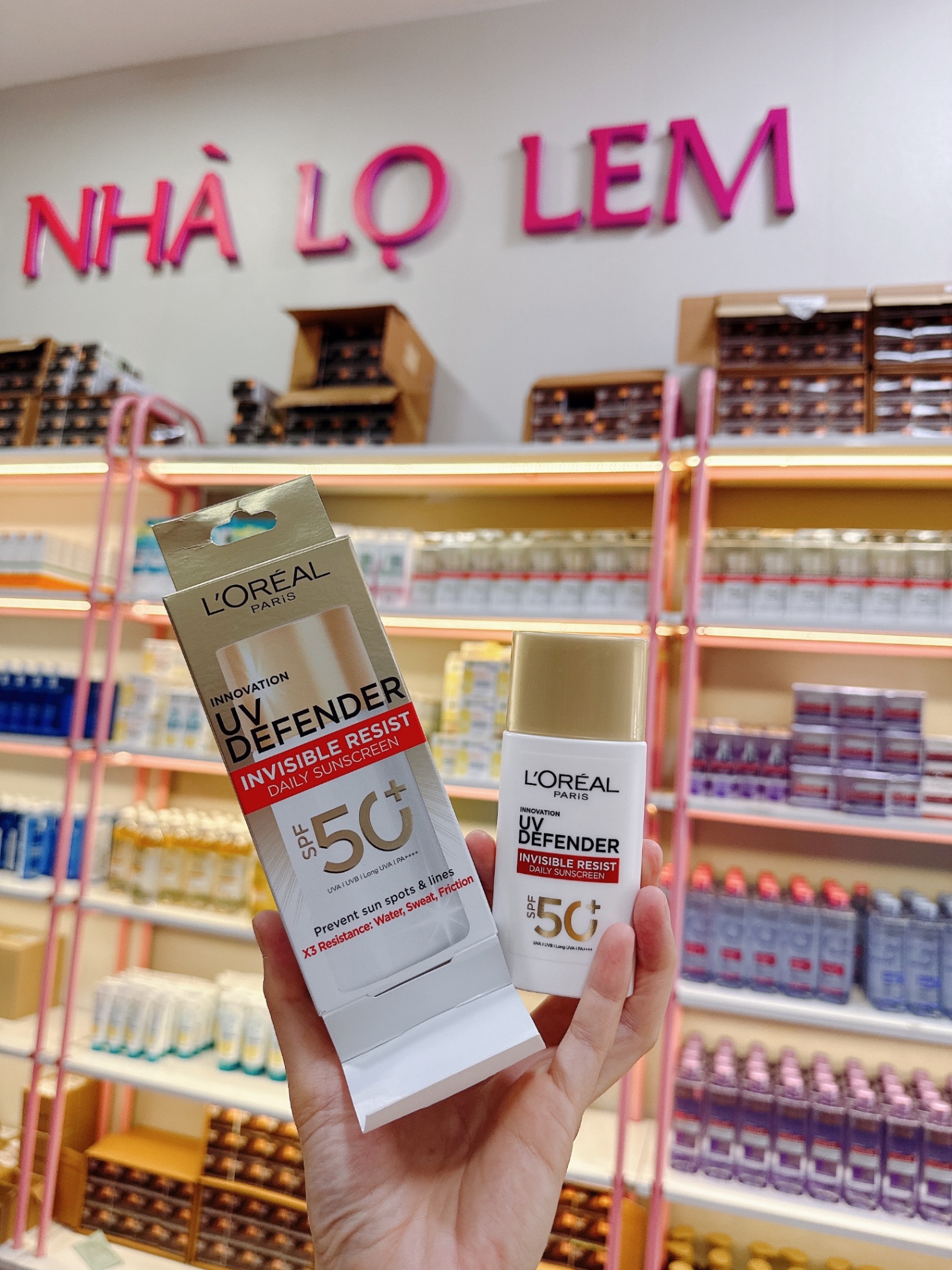 Kem Chống Nắng Loreal UV DEFENDER invisible resist daily sunscreen SPF 50+ ( Vỏ Vàng)