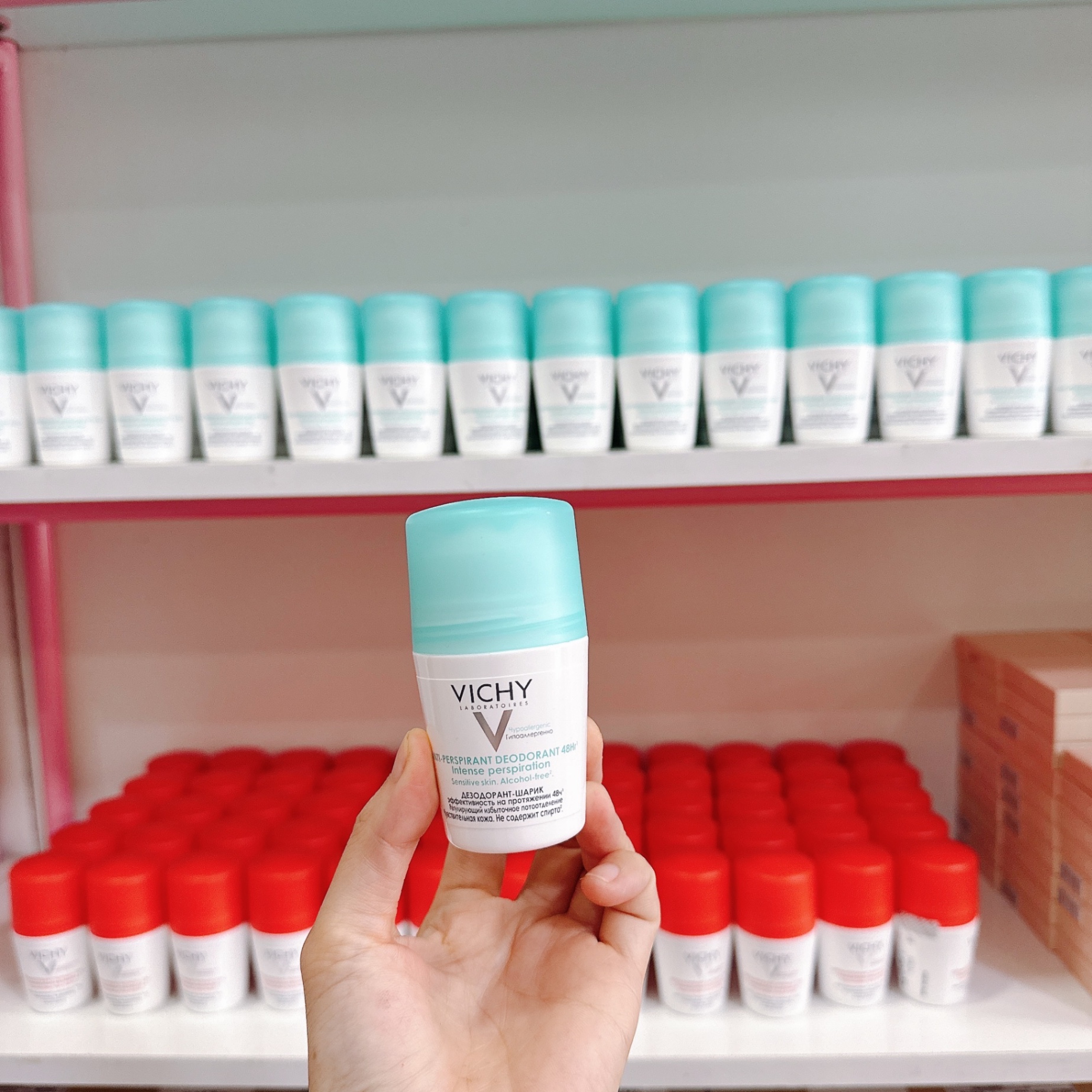 (Hàng Công Ty) Lăn Nách Vichy Pháp 50Ml - Đỏ