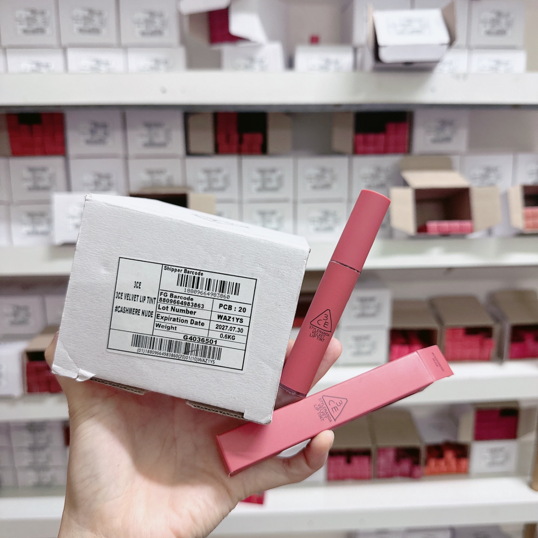 Son Kem lì 3CE Velvet Lip Tint #Cashmere Nude- màu hồng ghỗ