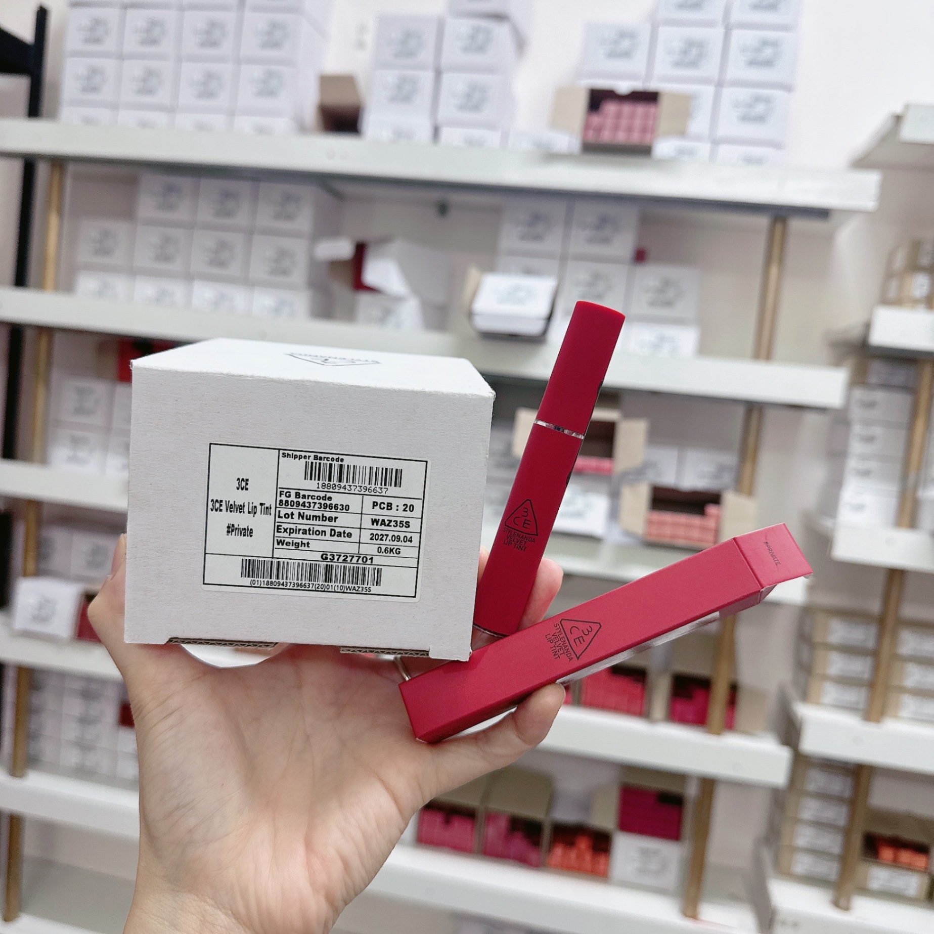 Son Kem Lì 3Ce Velvet Lip Tint Mịn Như Nhung #Private - Màu Đỏ Lạnh