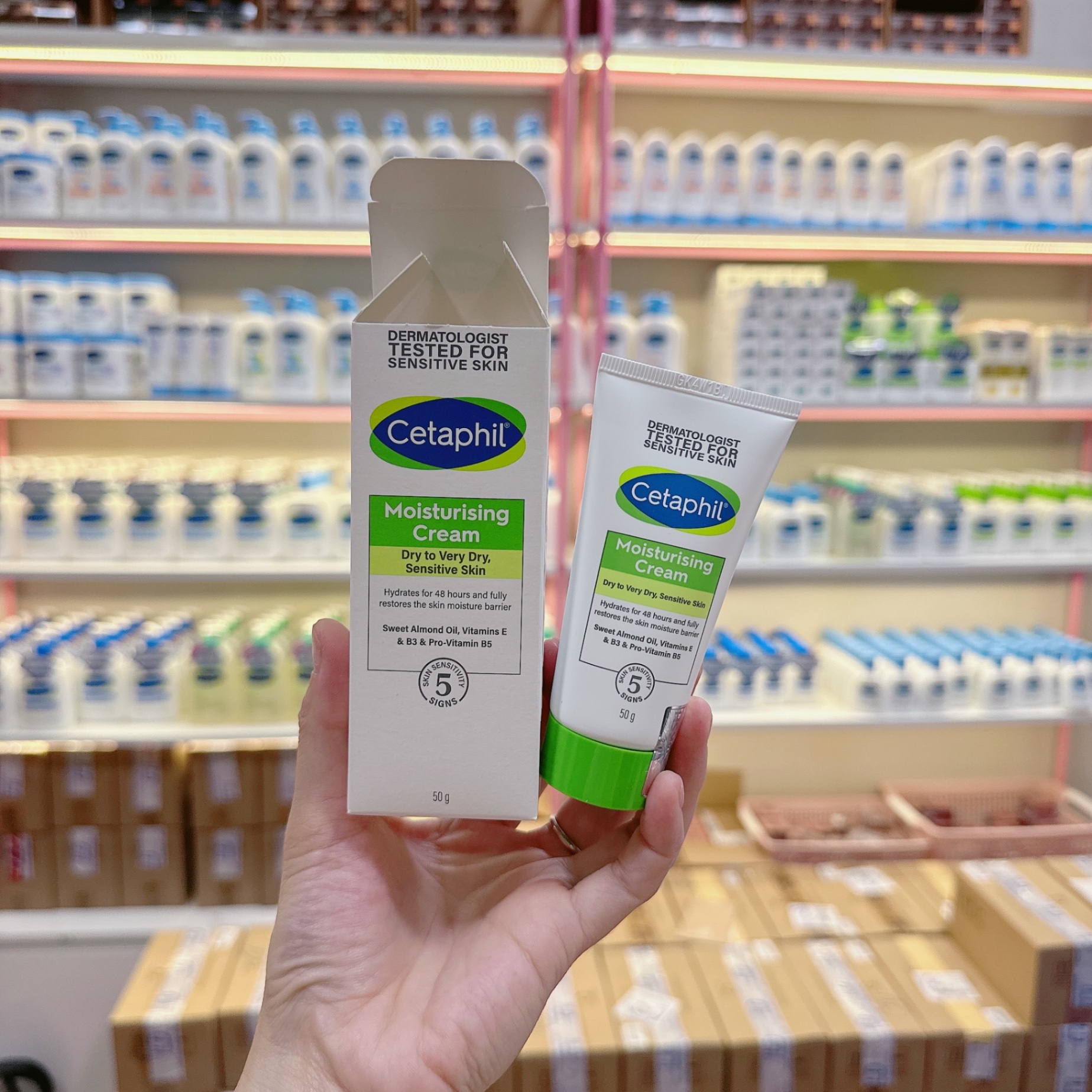 Kem dưỡng ẩm CETAPHIL MOISTURISING CREAM dry to very dry, Sensitive skin cho da khô đến rất khô, nhạy cảm 50ml