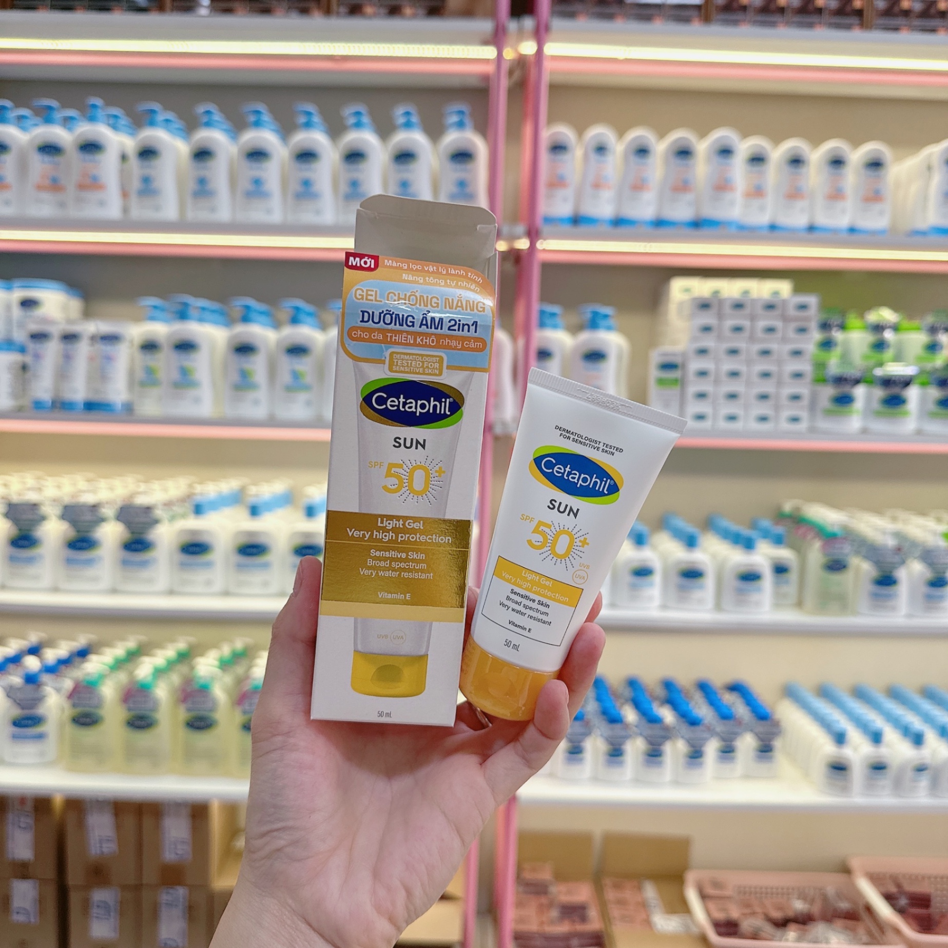 Gel chống nắng dịu lành cho da thiên khô nhạy cảm CETAPHIL SUN SPF 50+ Light Gel 50ml