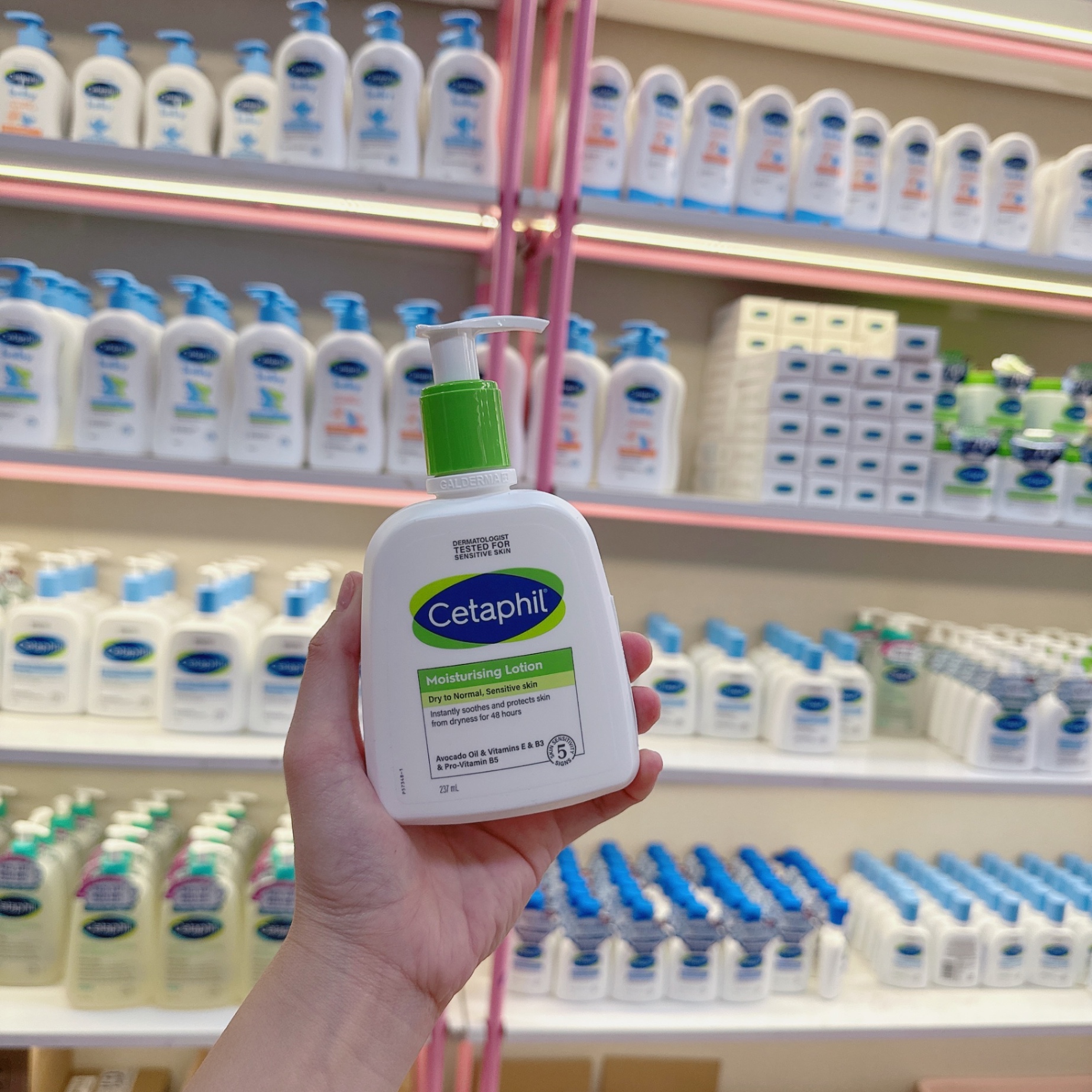 Kem dưỡng ẩm CETAPHIL MOISTURISING CREAM dry to very dry, Sensitive skin cho da khô đến rất khô, nhạy cảm 237ml