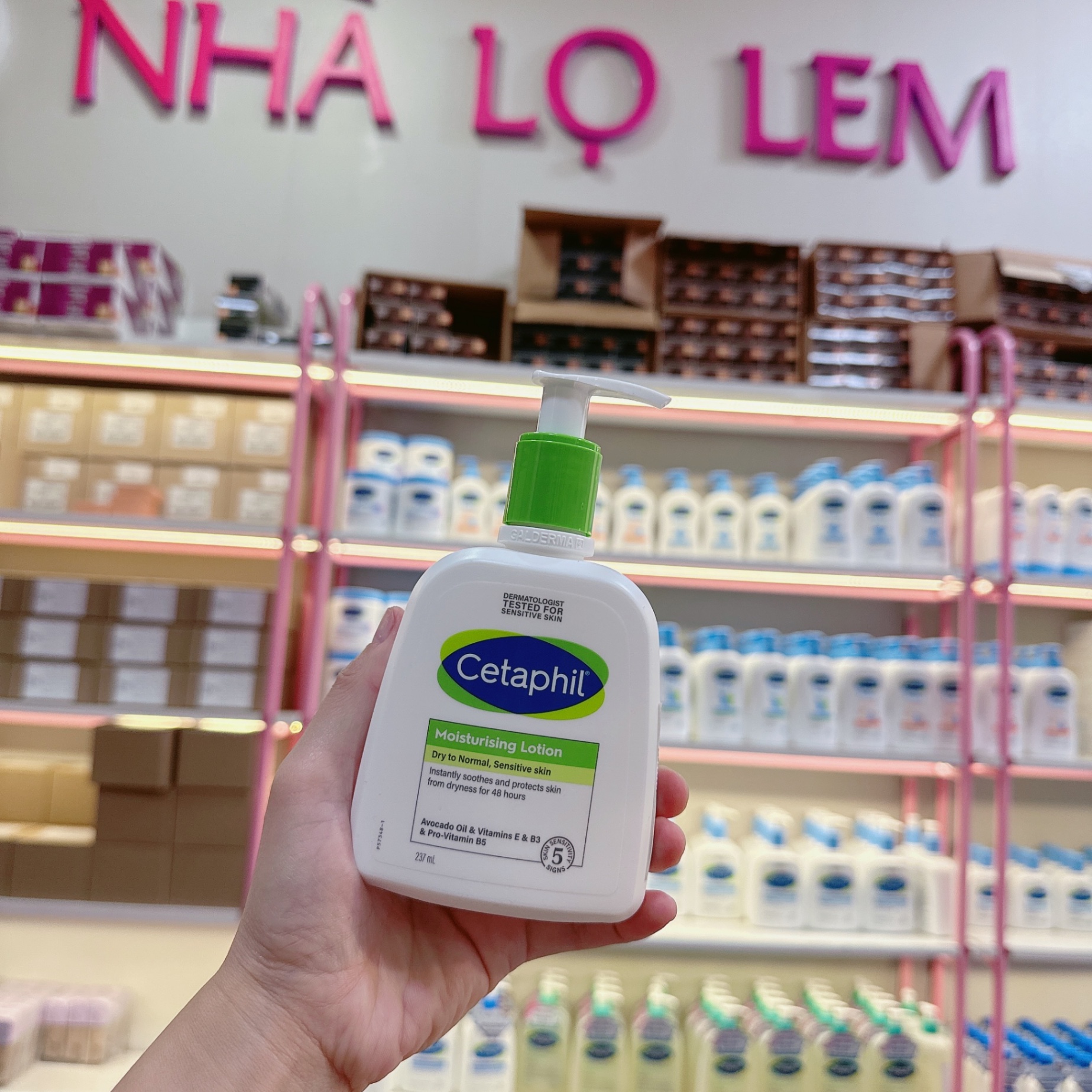 Kem dưỡng ẩm CETAPHIL MOISTURISING CREAM dry to very dry, Sensitive skin cho da khô đến rất khô, nhạy cảm 237ml
