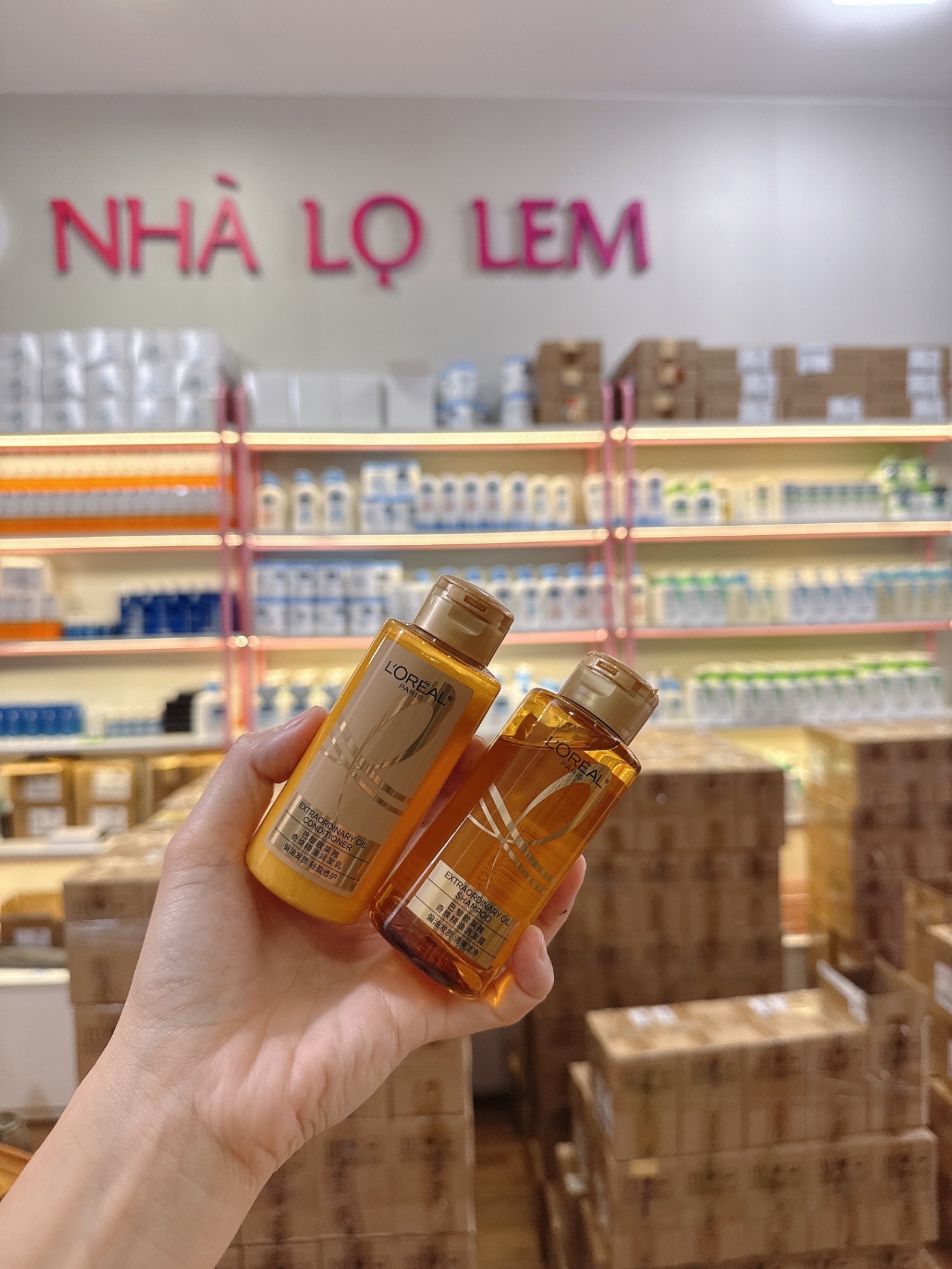 Dầu Xả L'Oréal Paris Elseve Extraordinary Oil Smooth Tinh Dầu Phục Hồi giúp Mềm Mượt, Giảm Chẻ Ngọn 100ml ( vỏ vàng)