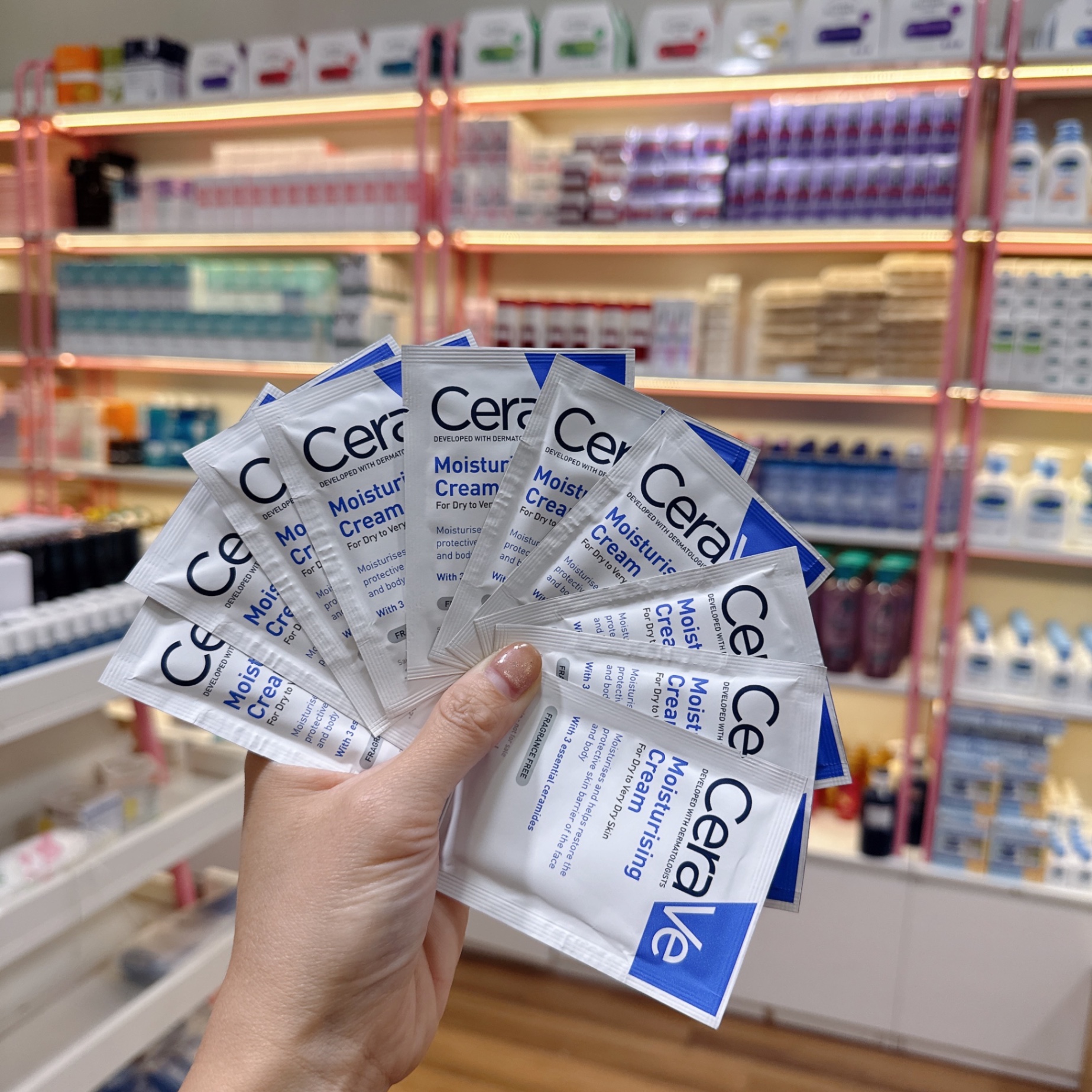Kem Dưỡng Ẩm Cerave Developed With Dermatologists Moisturising Cream 50ML