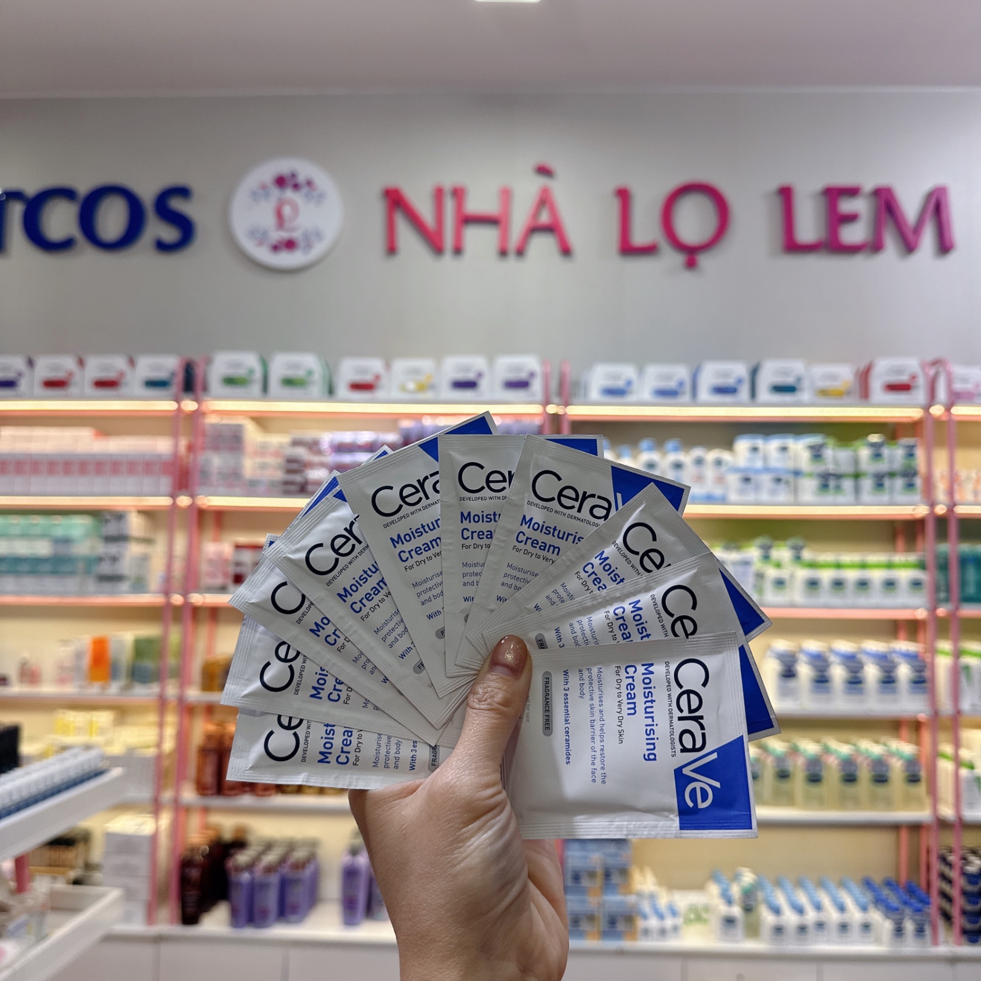Kem Dưỡng Ẩm Cerave Developed With Dermatologists Moisturising Cream 50ML