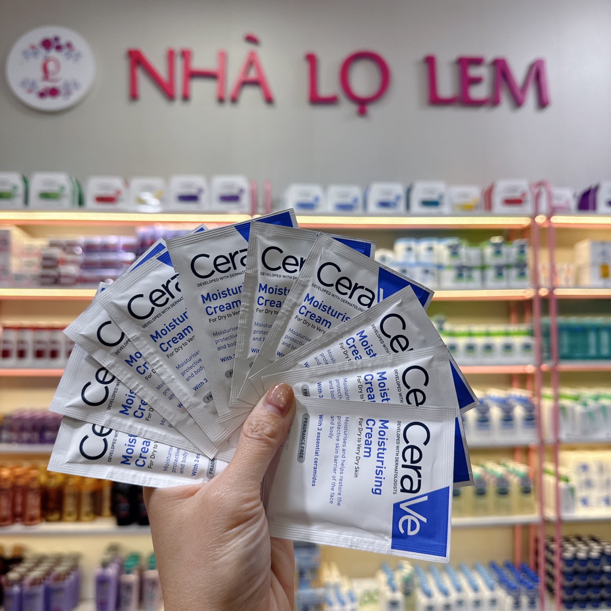 Kem Dưỡng Ẩm Cerave Developed With Dermatologists Moisturising Cream 50ML