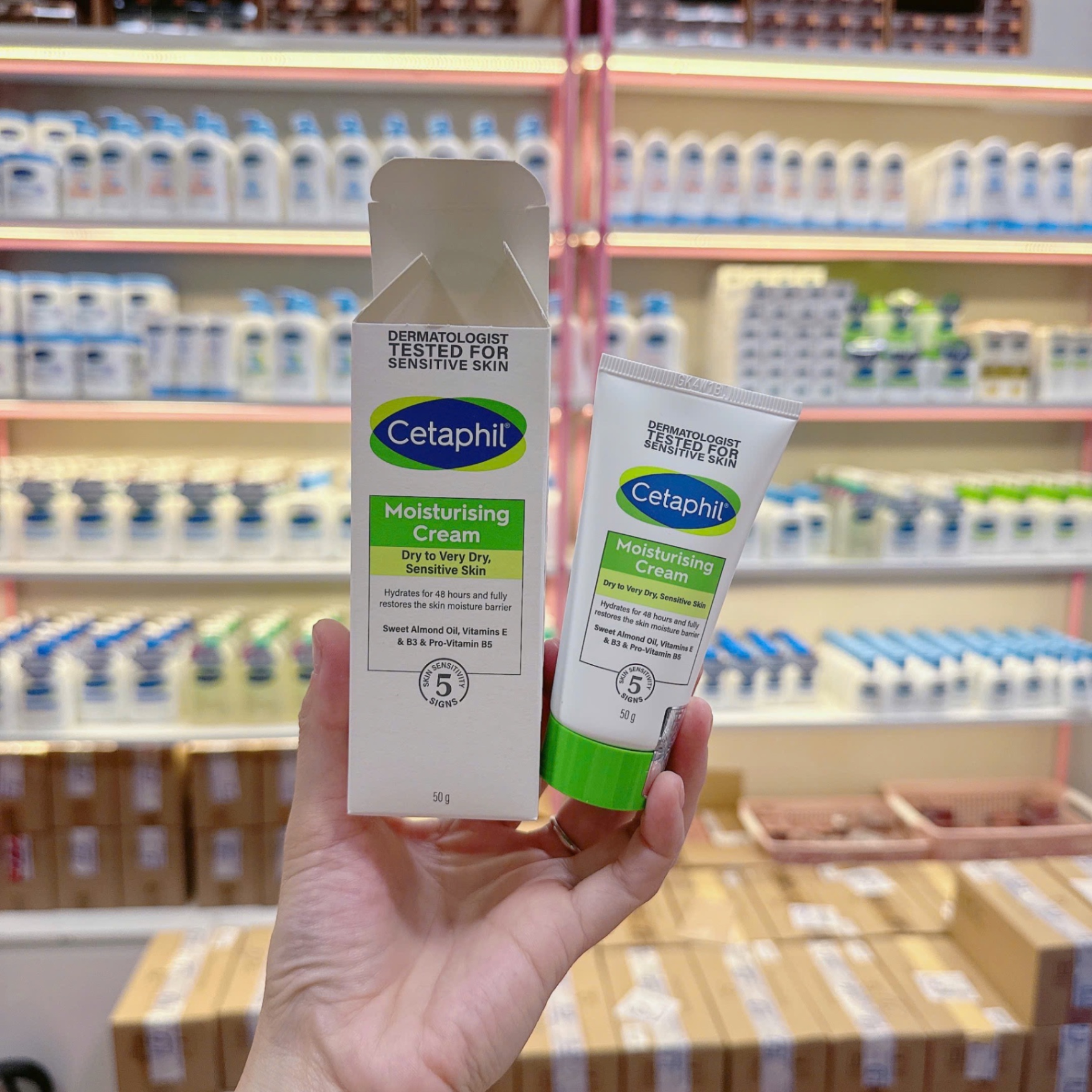Kem dưỡng ẩm CETAPHIL MOISTURISING CREAM dry to very dry, Sensitive skin cho da khô đến rất khô, nhạy cảm 50ml