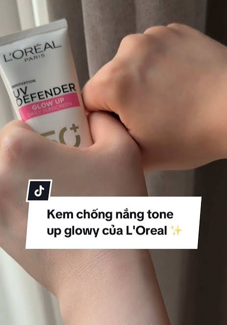 Kem Chống Nắng L'Oreal Glow Up Daily Sunscreen - Vạch Hồng