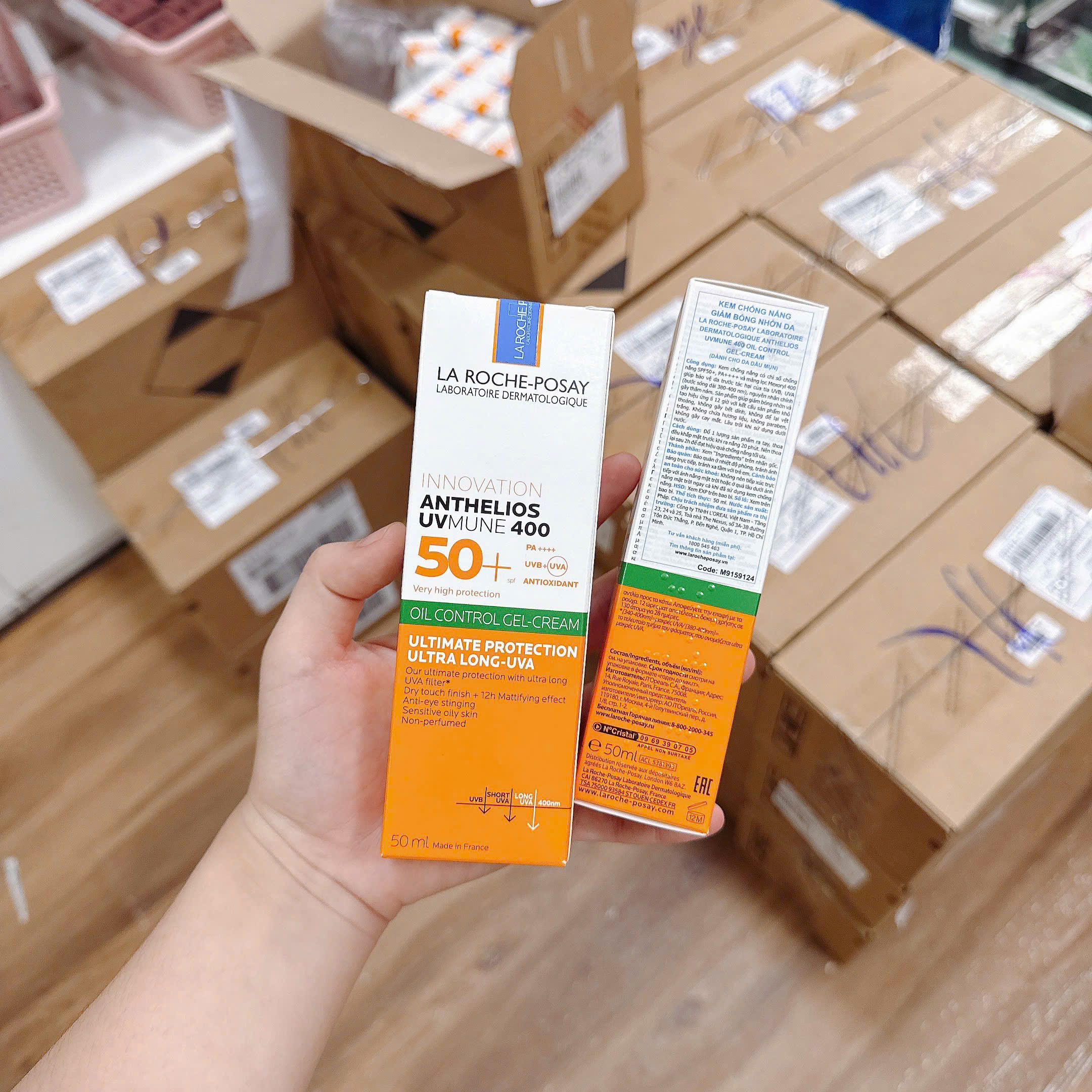 Kem Chống Nắng La roche Gel-Cream UVMUNE400 Oil Control ( Da Dầu Mụn)